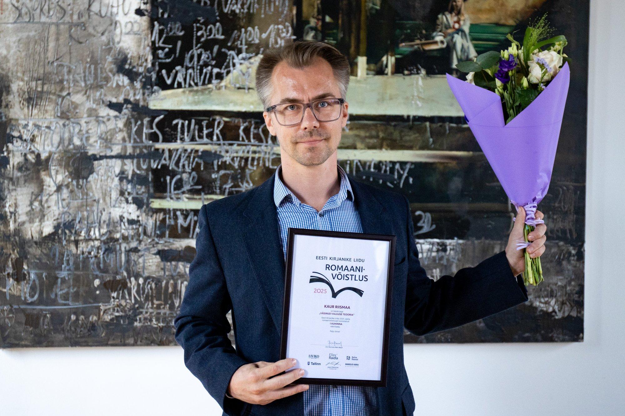 FOTOD | Taas võidukas! Kirjanike liidu romaanivõistluse võitis Kaur Riismaa