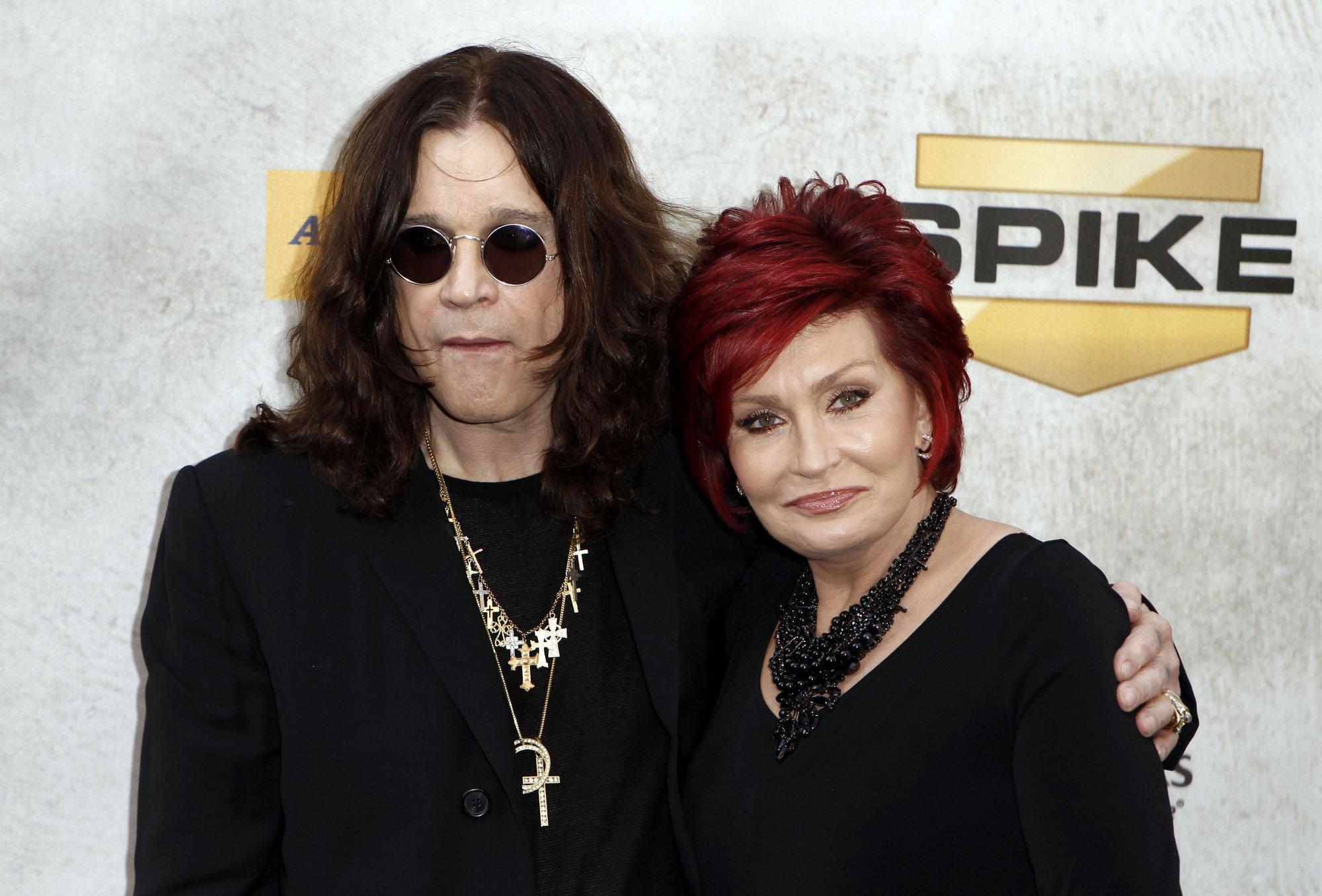 VÕRDLE | Teine tulemine! Ozzy Osbourne’i abikaasa Sharoni nägu on läbinud värskenduskuuri