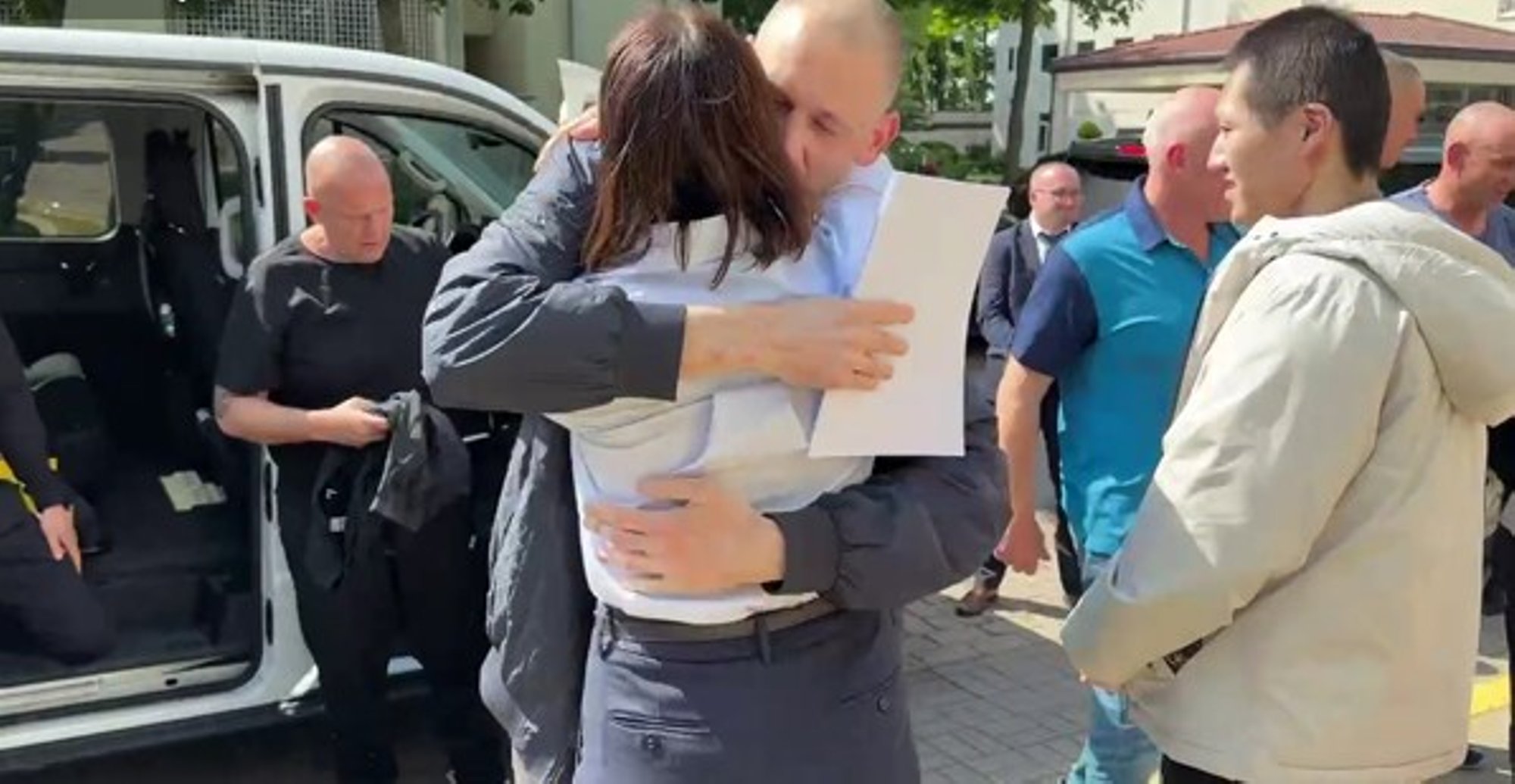 Valgevene opositsiooni aktivist Sjargei Tsihhanovski vabastati vanglast