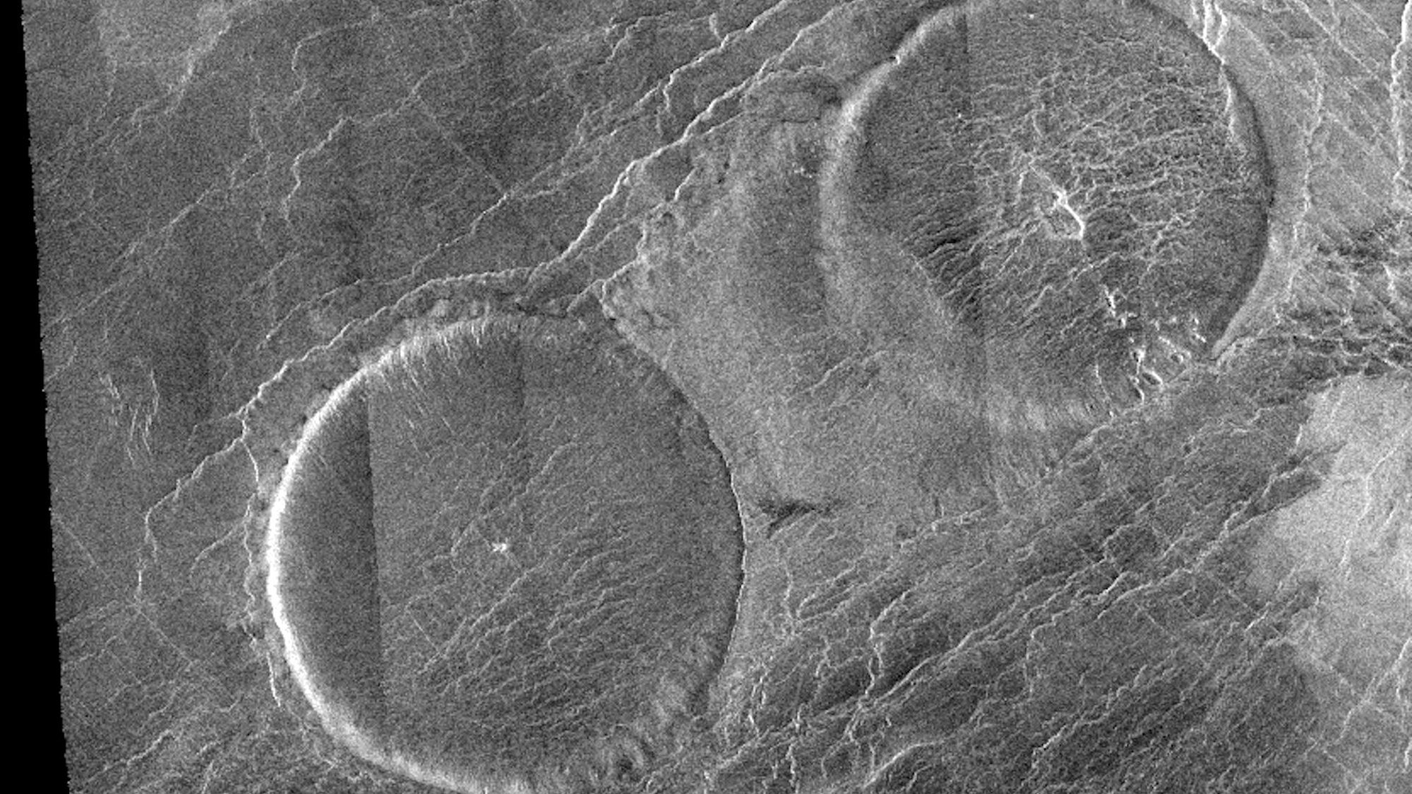 „Kosmose pannkoogid“: astronoomid lahendasid Veenuse salapäraste moodustiste mõistatuse