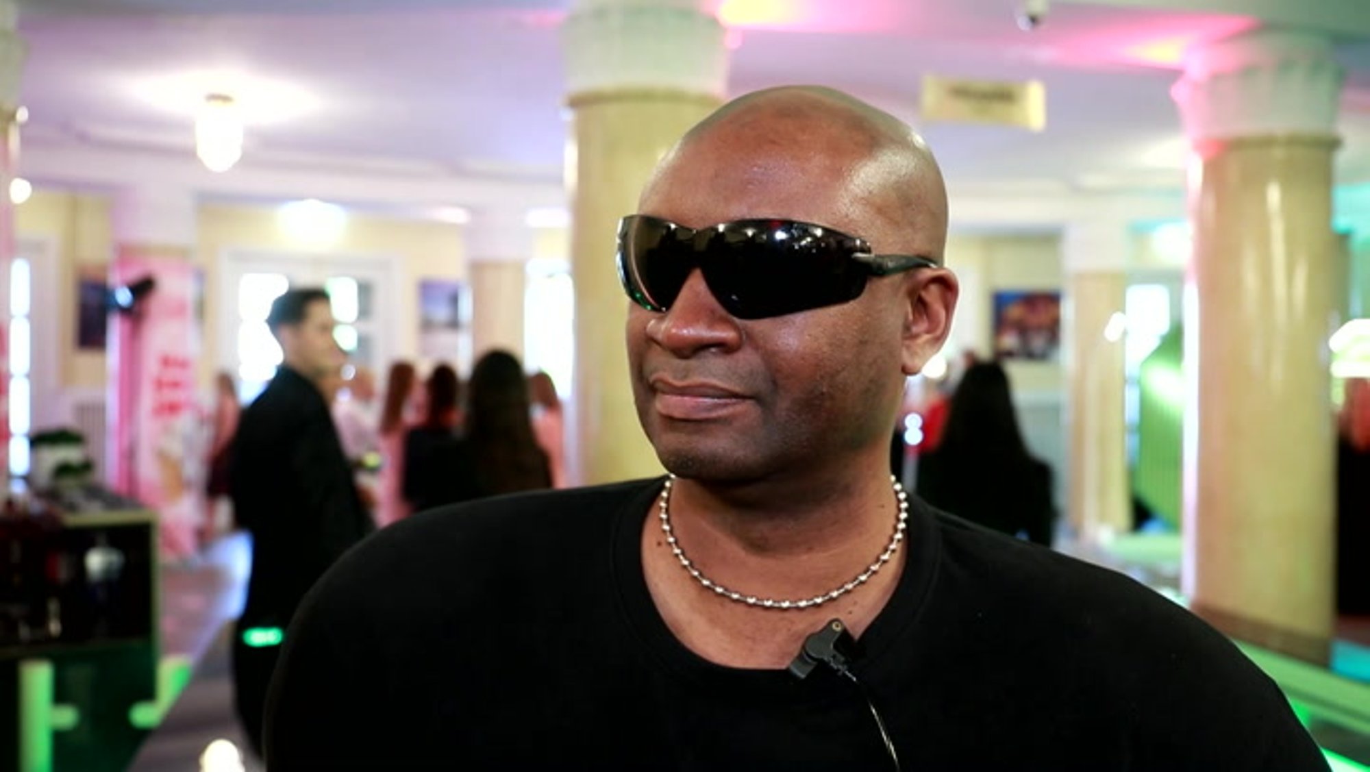 VIDEO | Tommy Cashi turvamees on omal alal nõutud: saan vahetpidamata kõnesid!