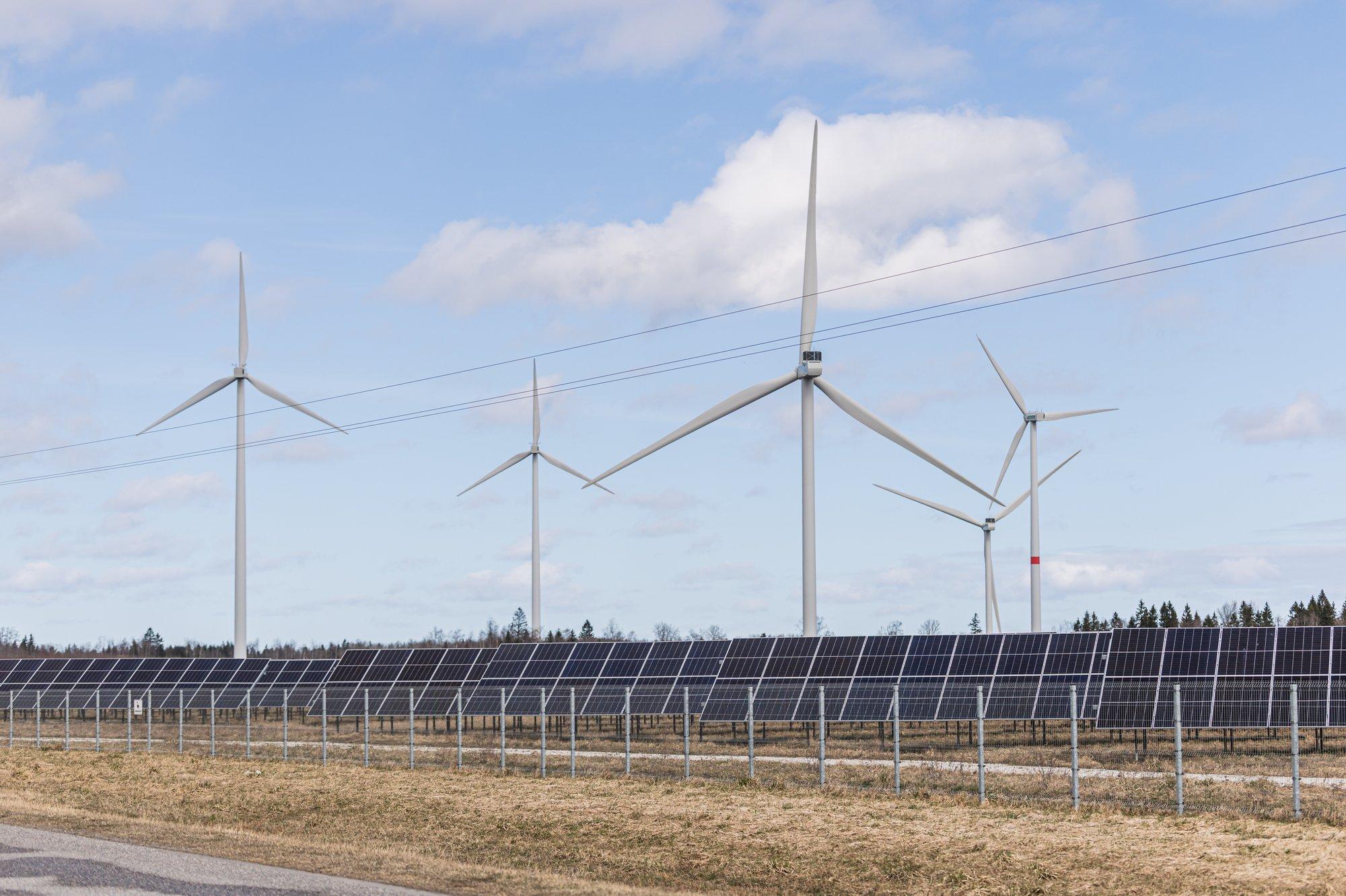 Valitsus hülgas 100% taastuvenergia sihi. Ekspertide sõnul pidurdab see arengut ja peletab investoreid