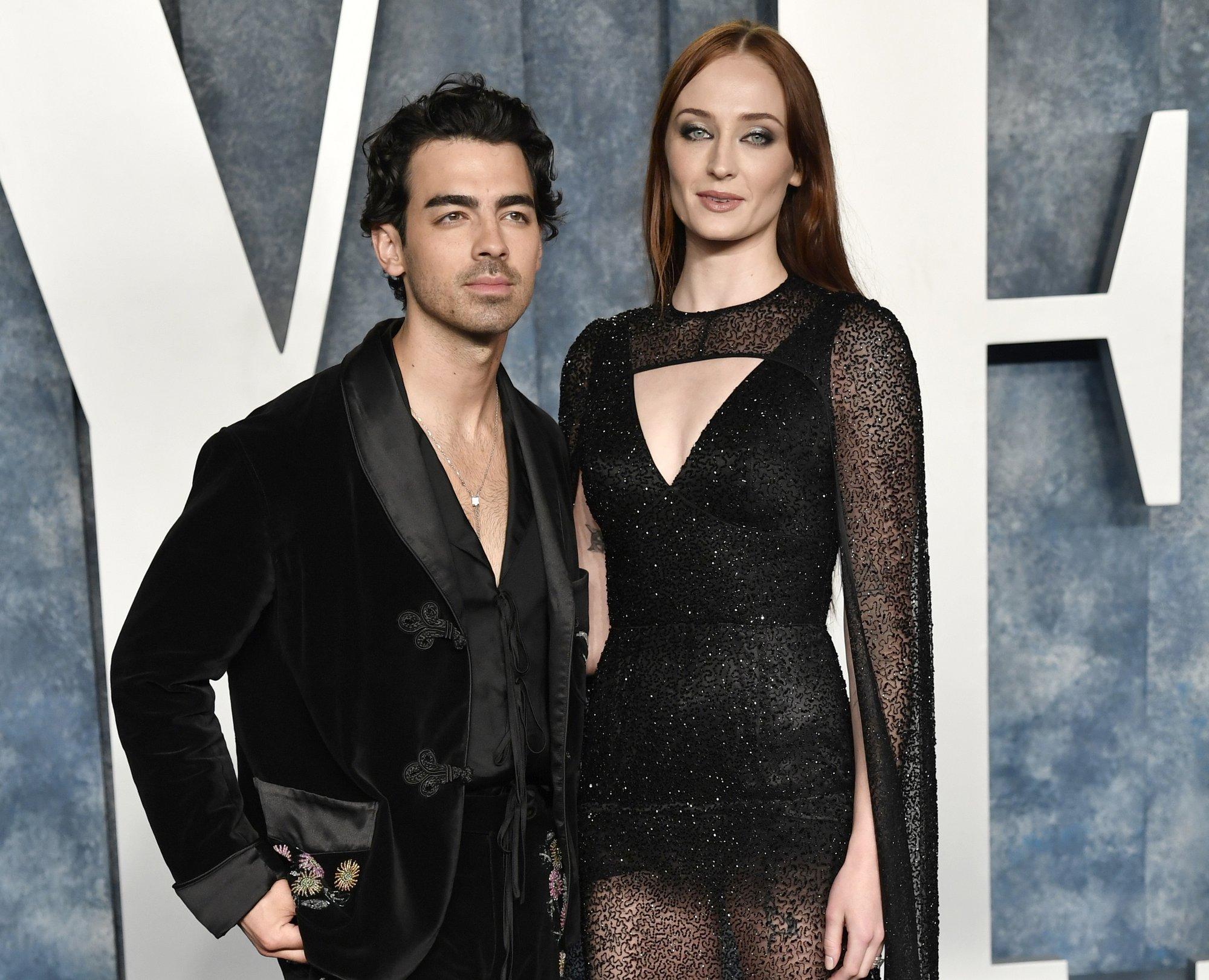 KLÕPS | Taas paar? Laulja Joe Jonas ja näitleja Sophie Turner jäid pärast lahutust koos kaamerate ette