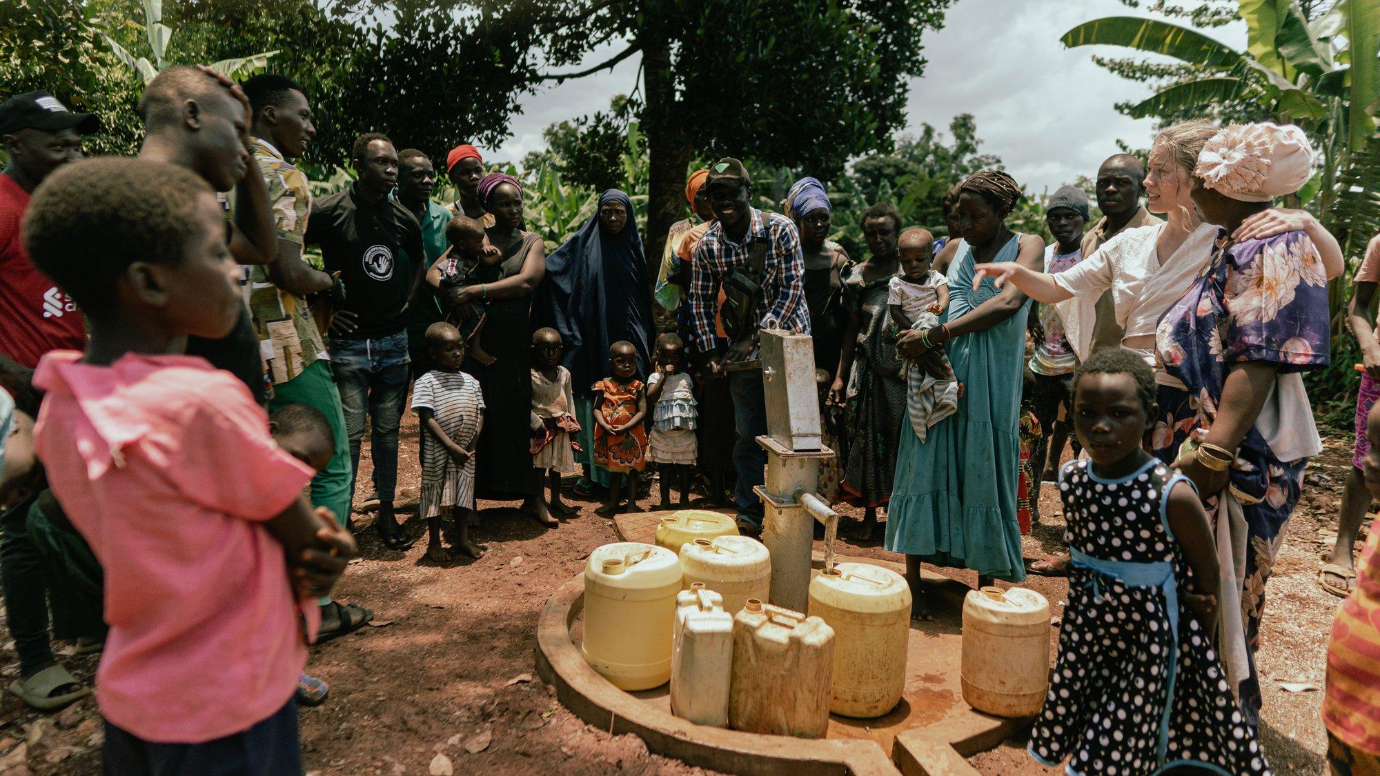Henessi Schmidt: mu Messengeri saabus sõnum Uganda noormehelt. Kõik ütlesid, et tegemist petturiga, aga minul oli mingi kõhutunne...