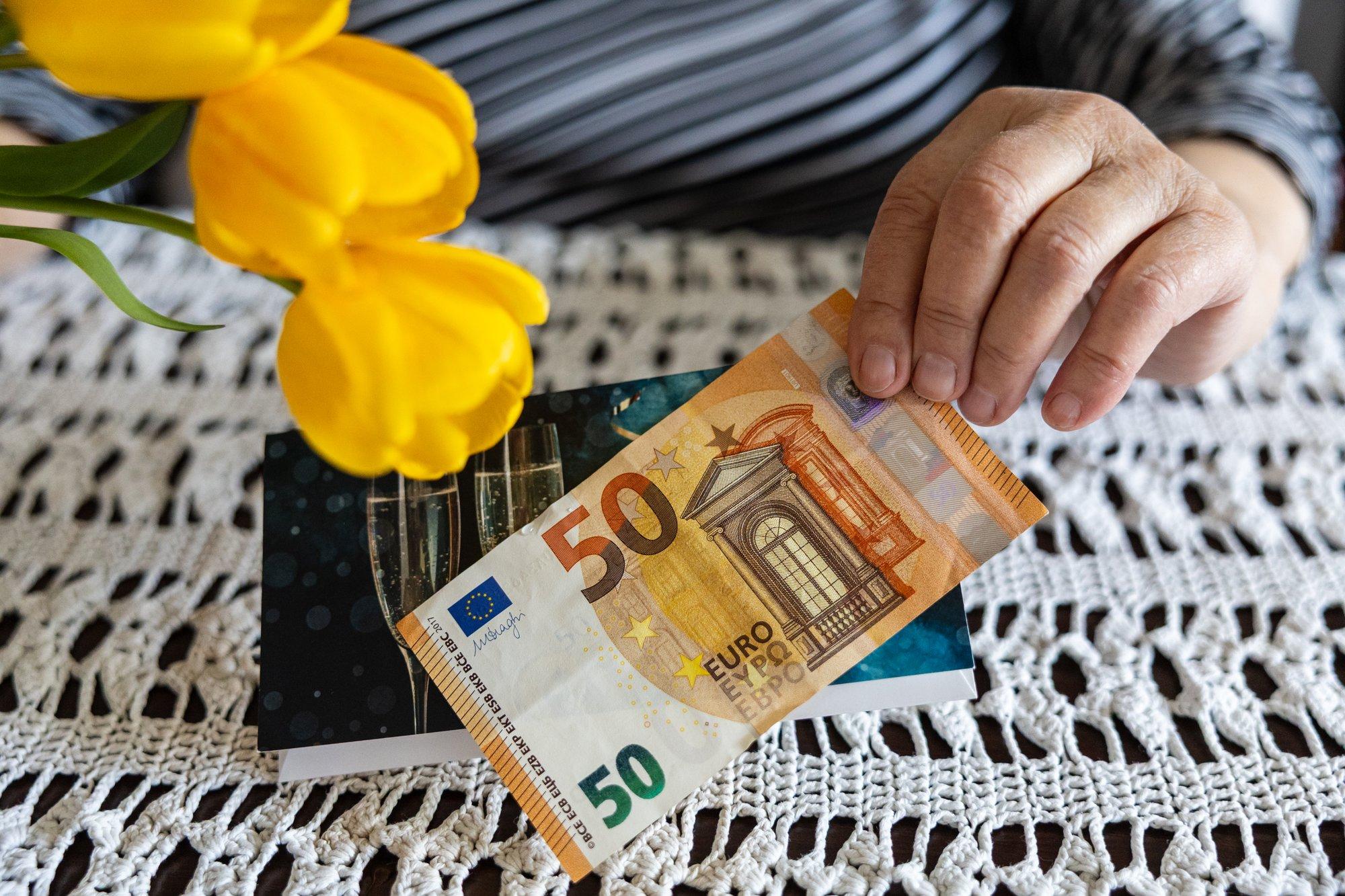 Pikaaegne sotsiaaltöötaja: hooldereform takerdub, sest andmesisestus käib digiriigis kõik käsitsi