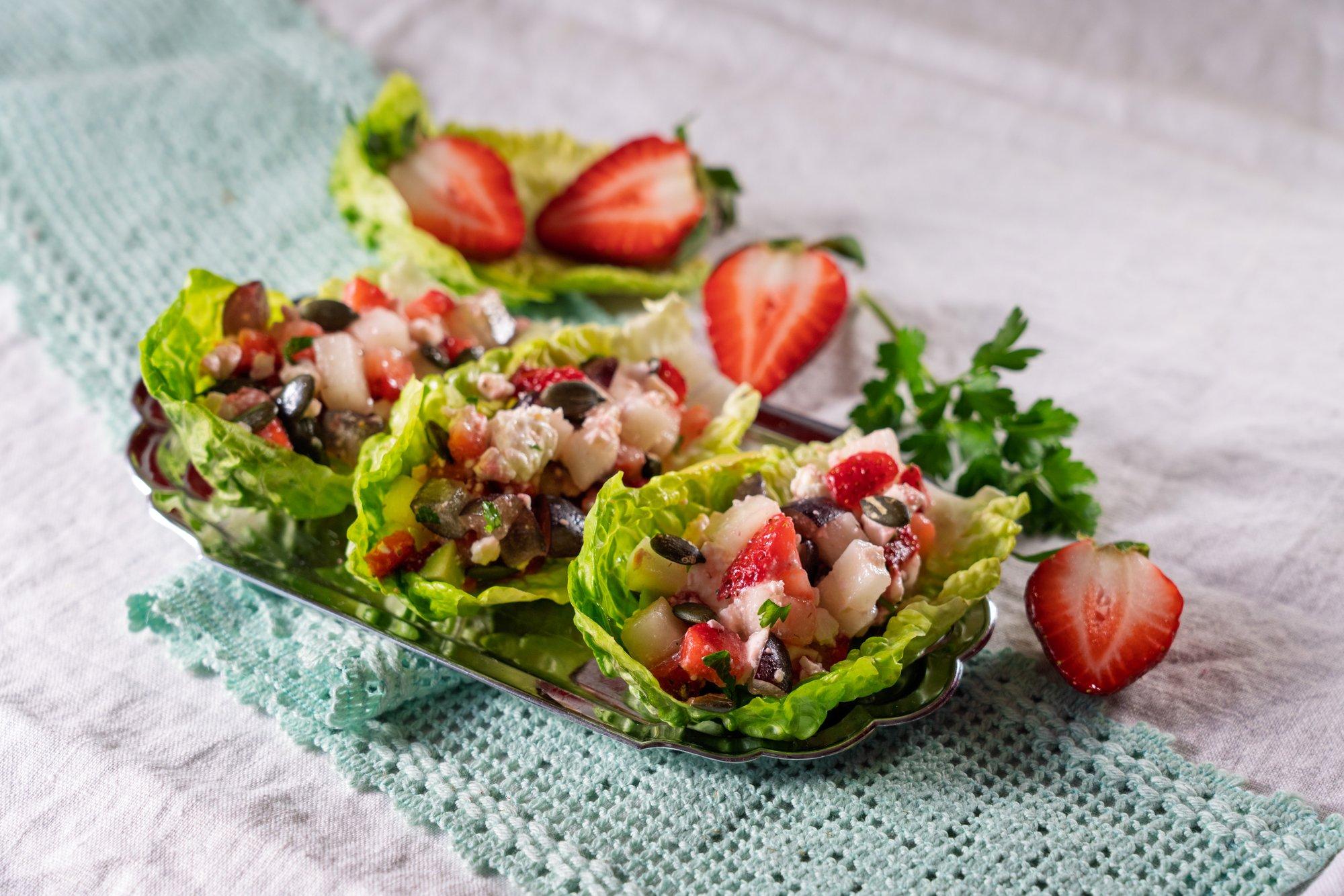 Põnevad retseptid: maasikaampsud salatilehel ja apelsinilikööriga maasikarull