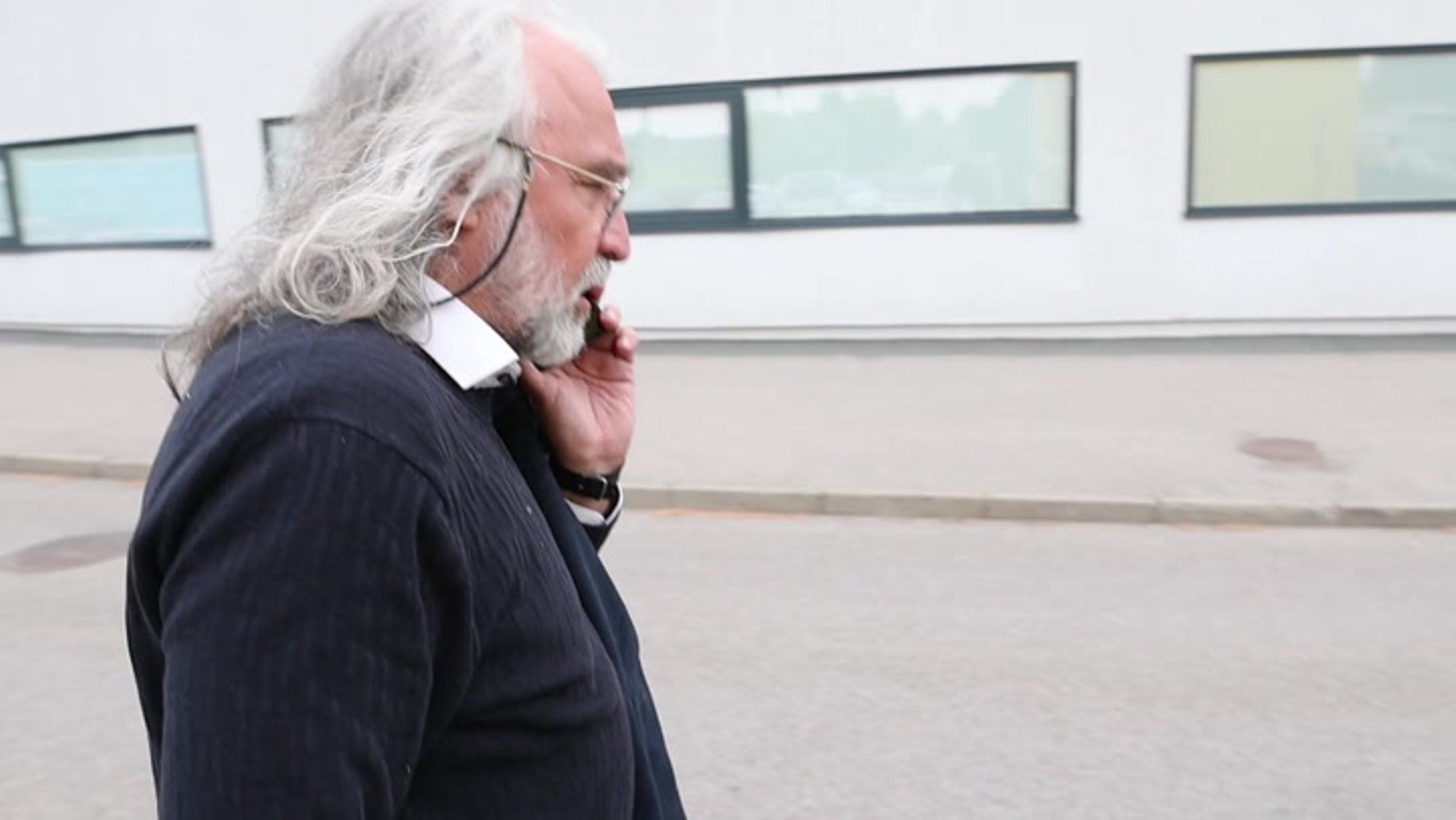 DELFI VIDEO | Debatist keelduv ja skandaalide teemal vaikiv Pohlak põgenes Delfi mikrofoni eest