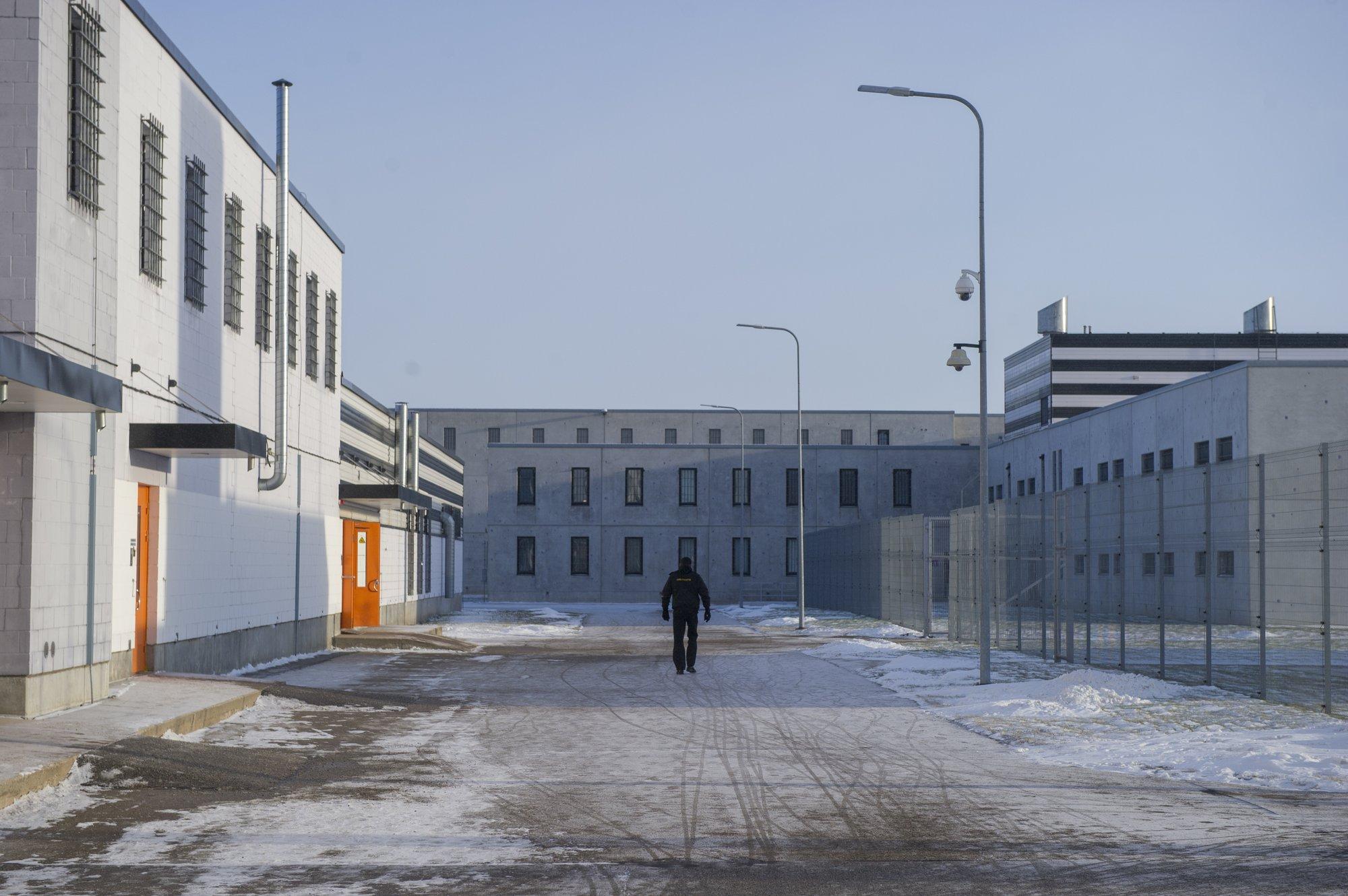 Rootsi avalikkus kardab, et Eestis karistuse kandmine teeb Rootsi vangidele liiga