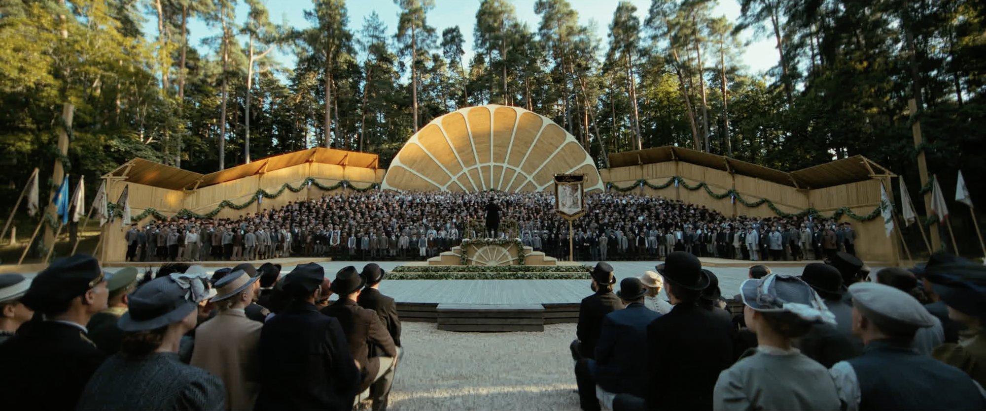 Eesti kinodesse jõuab lätlaste rahvusliku ärkamise lugu „Maa, mis laulab“, koorijuht Jurģist kehastab Priit Pius