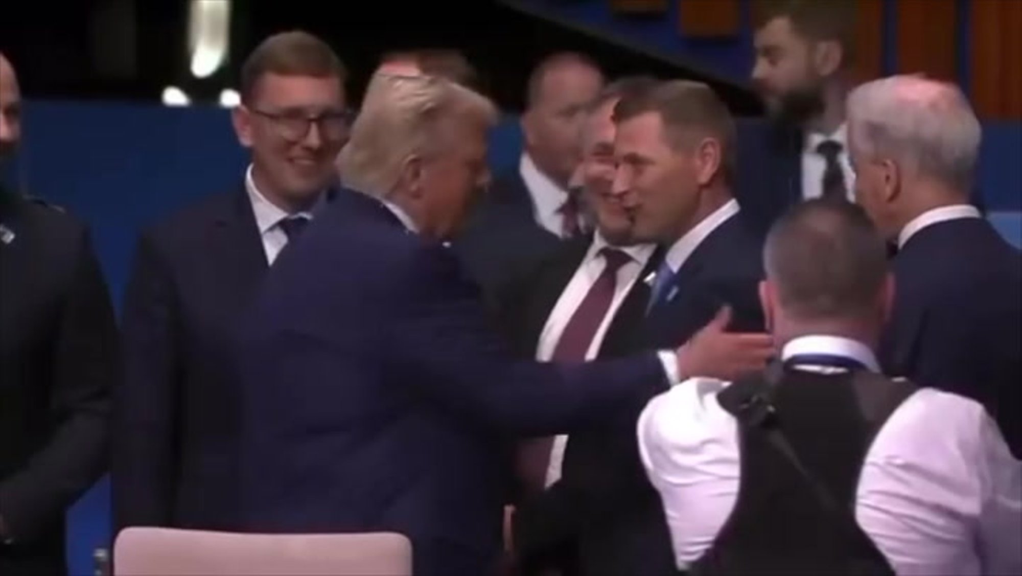Trumpilt õlapatsutuse saanud Pevkur: president vastas nagu talle kombeks „Great job!“ ja „Well done!“