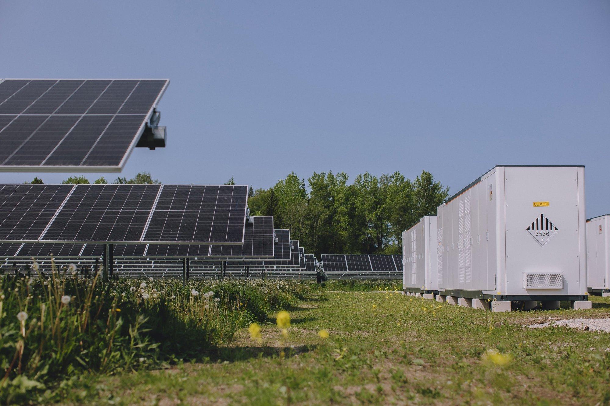 Eesti saab järjekordse suure akupargi, kuhu päikeseenergiat salvestada