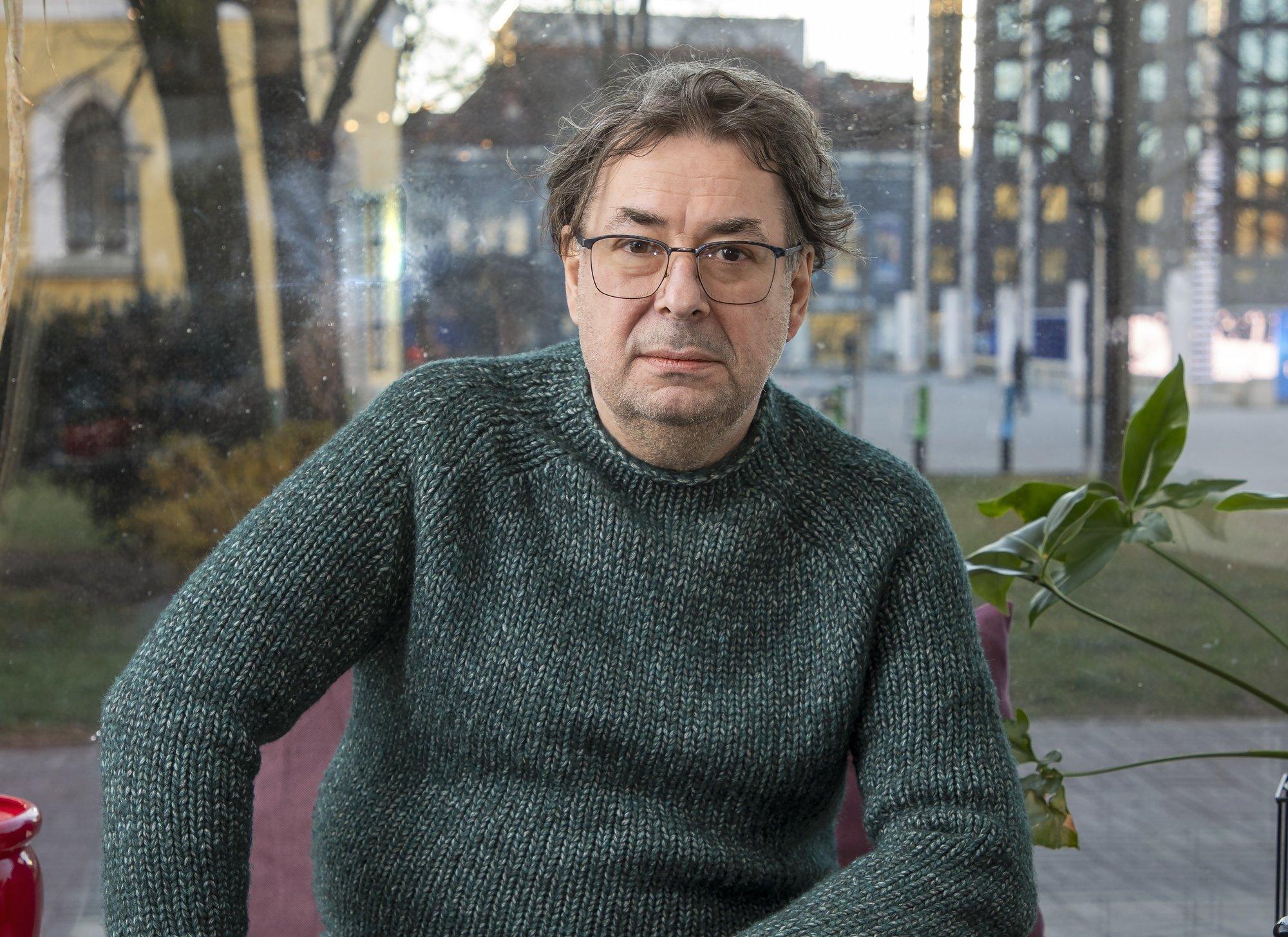 Peeter Oja elust Eestis: oleme tegelikult õnnega koos. See ei tähenda muidugi, et puudusi poleks