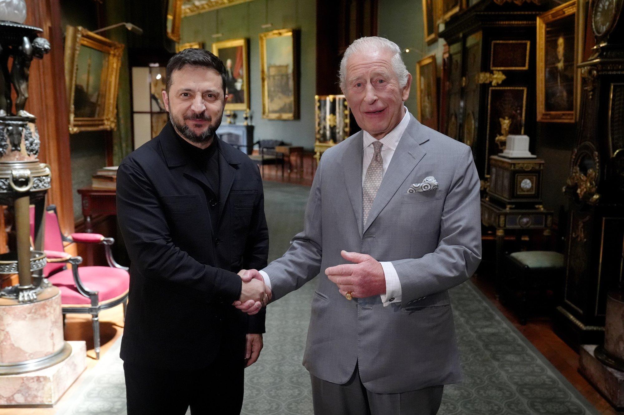 SÕJARAPORT | Teet Kalmus: Vene armee kasutab Ukraina ründamiseks agaralt Starlinki, see tuleb kiiresti lõpetada. Zelenskõi kannab juba ülikonda