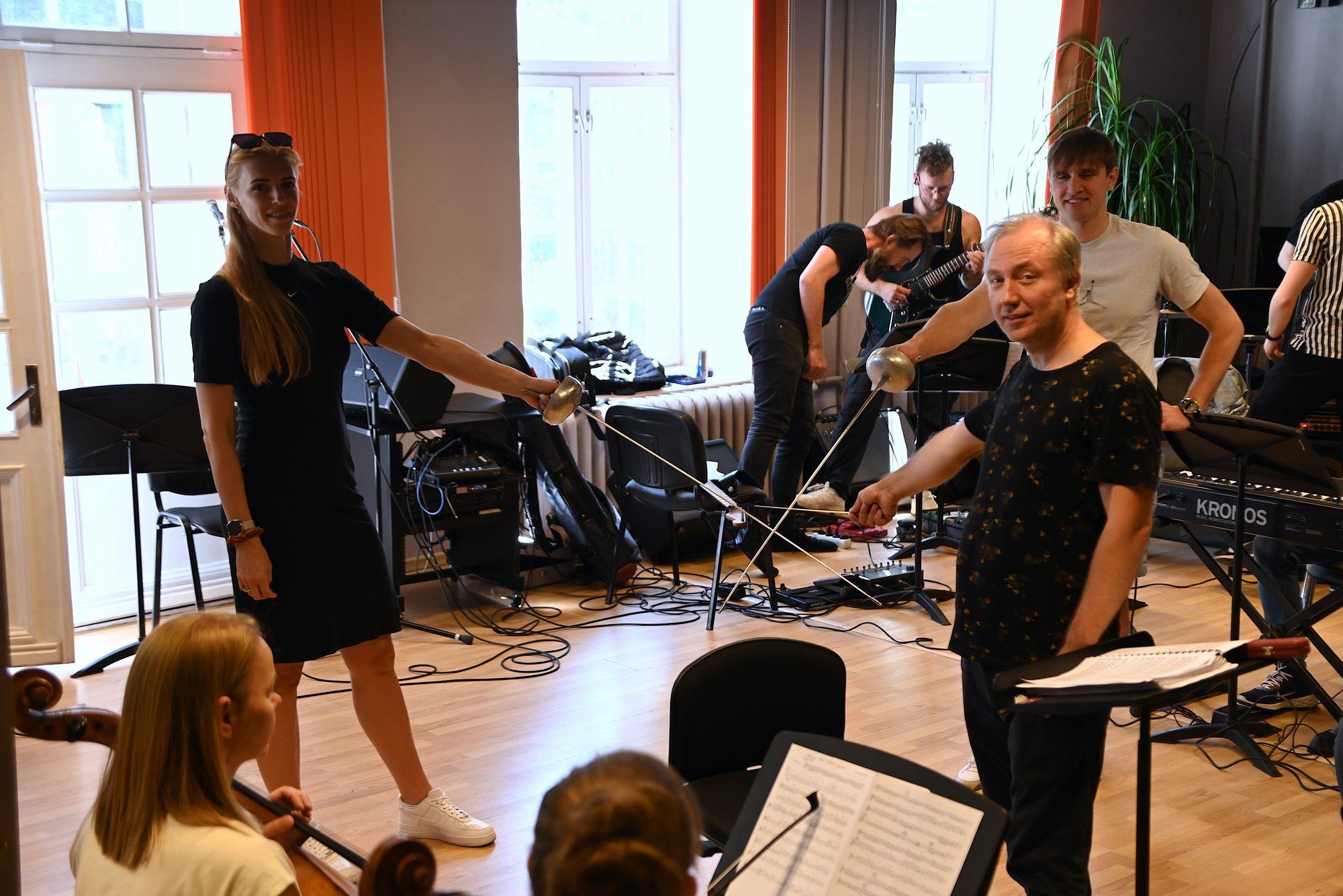 Katrina Lehis ja Nikolai Novosjolov esinevad koos ÜENSO sümfooniaorkestriga