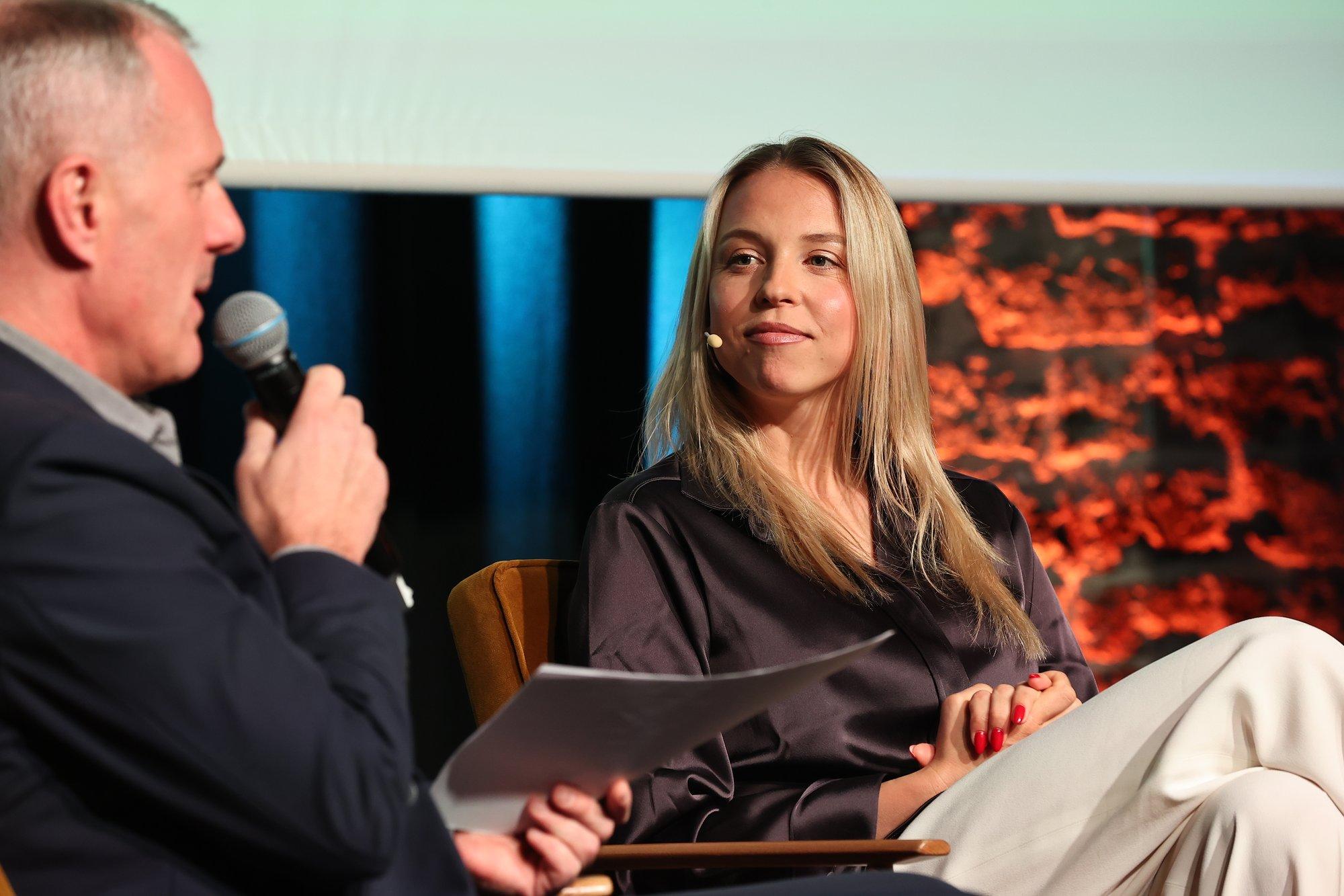 KLÕPS | Rõõmus lõpetaja! Anett Kontaveit sai Indiana ülikoolist kätte bakalaureusekraadi