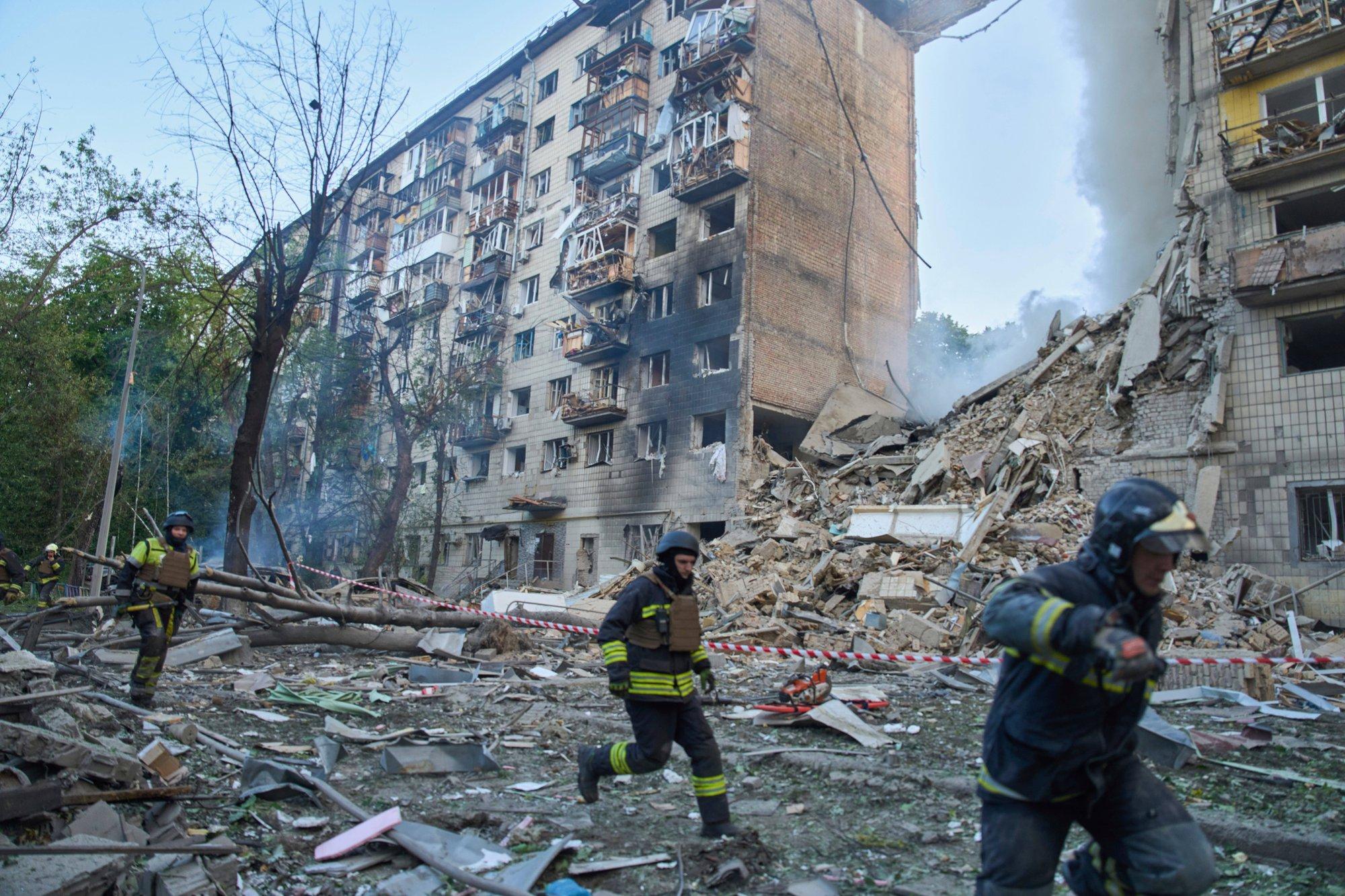 VIDEO | Kiievist on pärast Vene raketirünnakut leitud 14 surnukeha, vigastatuid on vähemalt 99