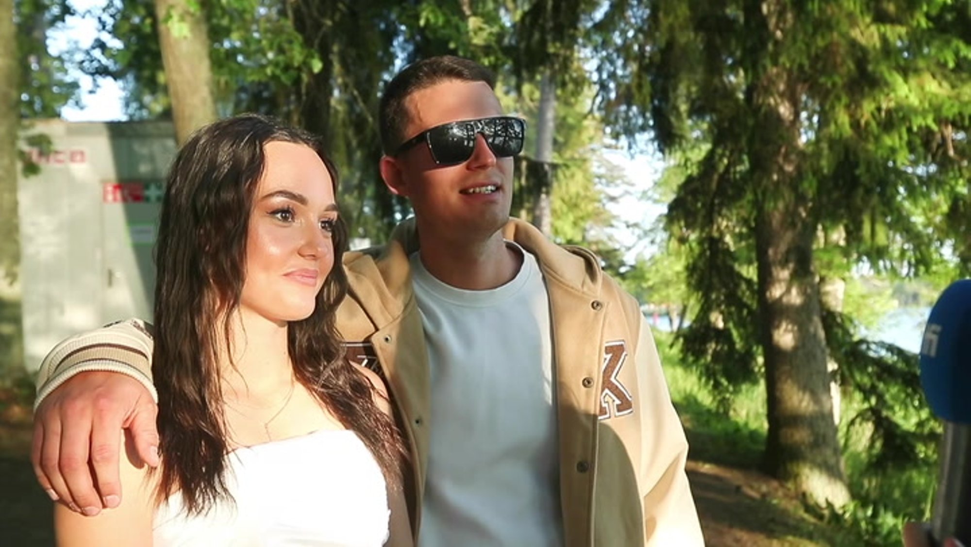 VIDEO | „See oleks midagi teistsugust.“ AG ja Beatrice kergitavad saladuseloori pulmaplaanidelt