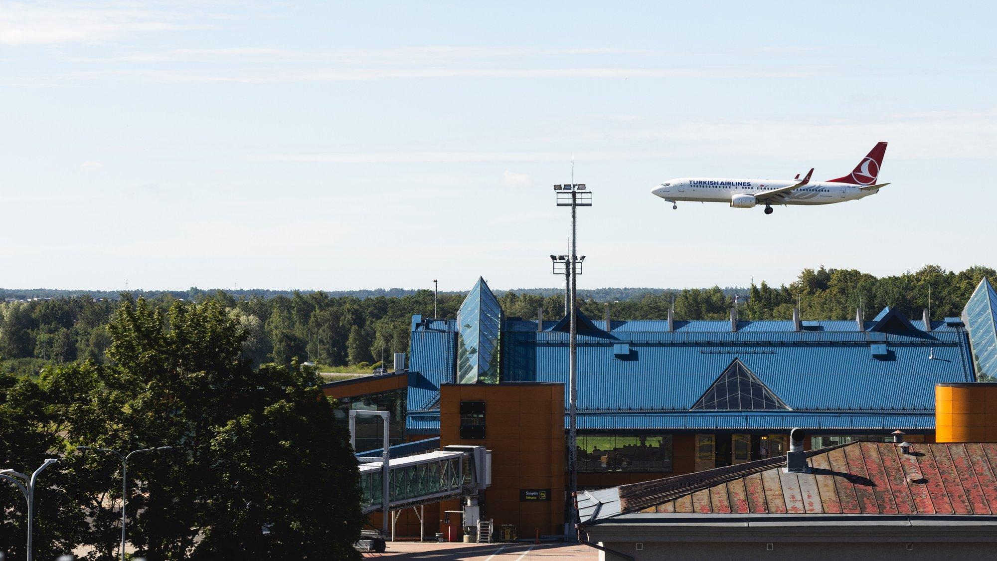 Tallinna lennujaam alustas suvist tipphooaega. Ole kaks tundi varem kohal, et lennust mitte maha jääda