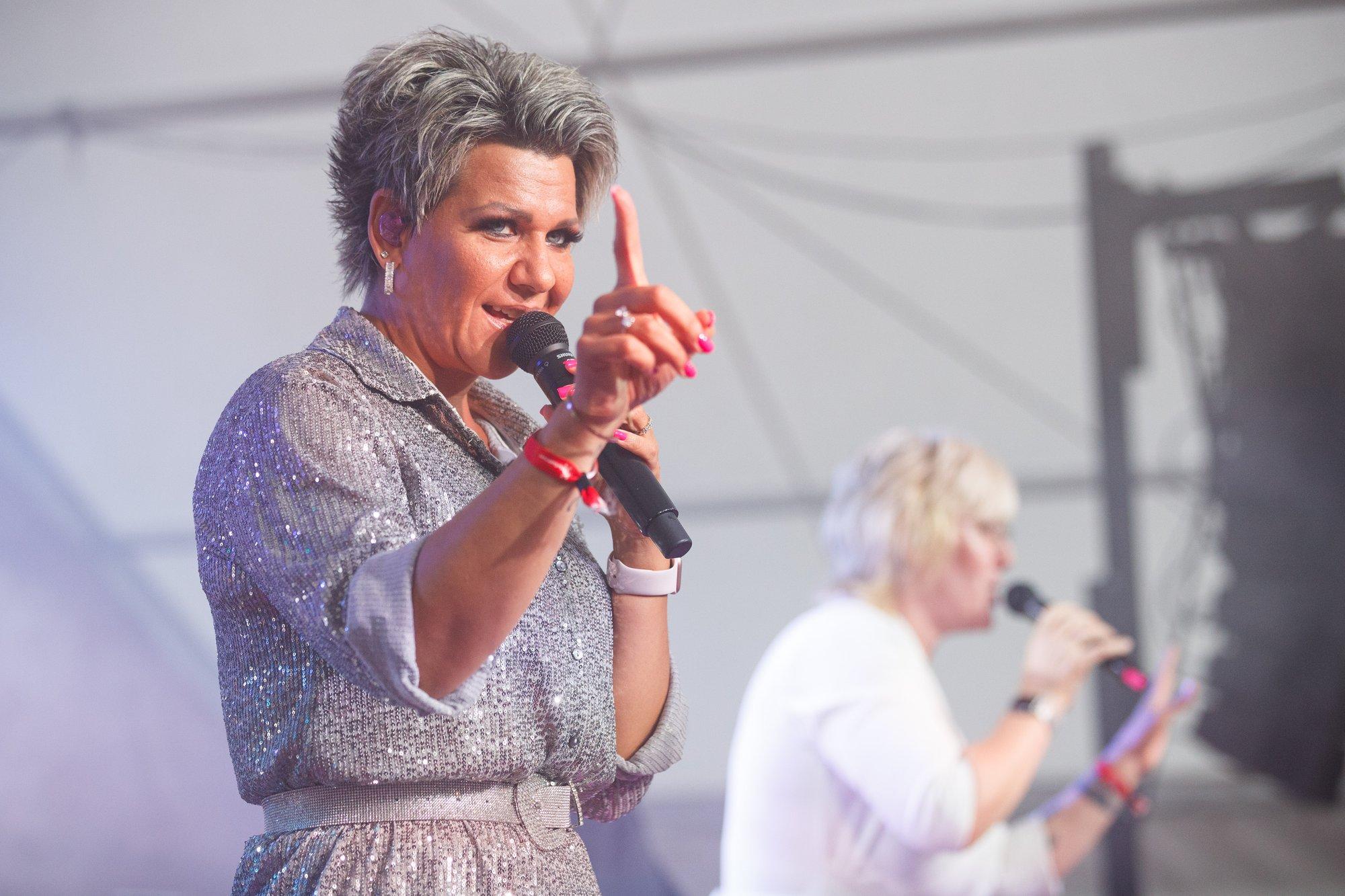 KLÕPS | „Täisealisus ei tähenda ainult vastutust, vaid ka vabadust.“ Dagmar Oja tähistas tütre täisealiseks saamist