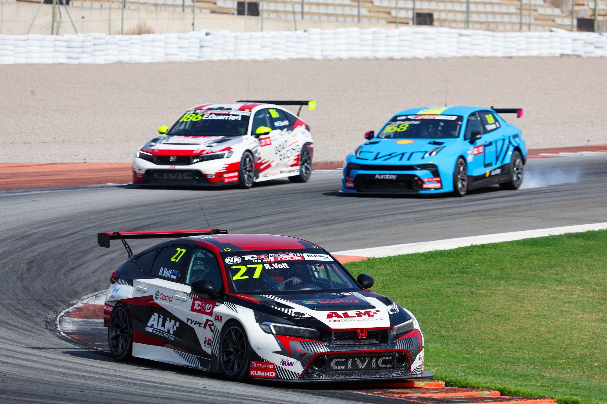 Volt tõusis TCR World Tour sarja debüüdil poodiumile, kardisõitja Tamm võidutses Itaalias