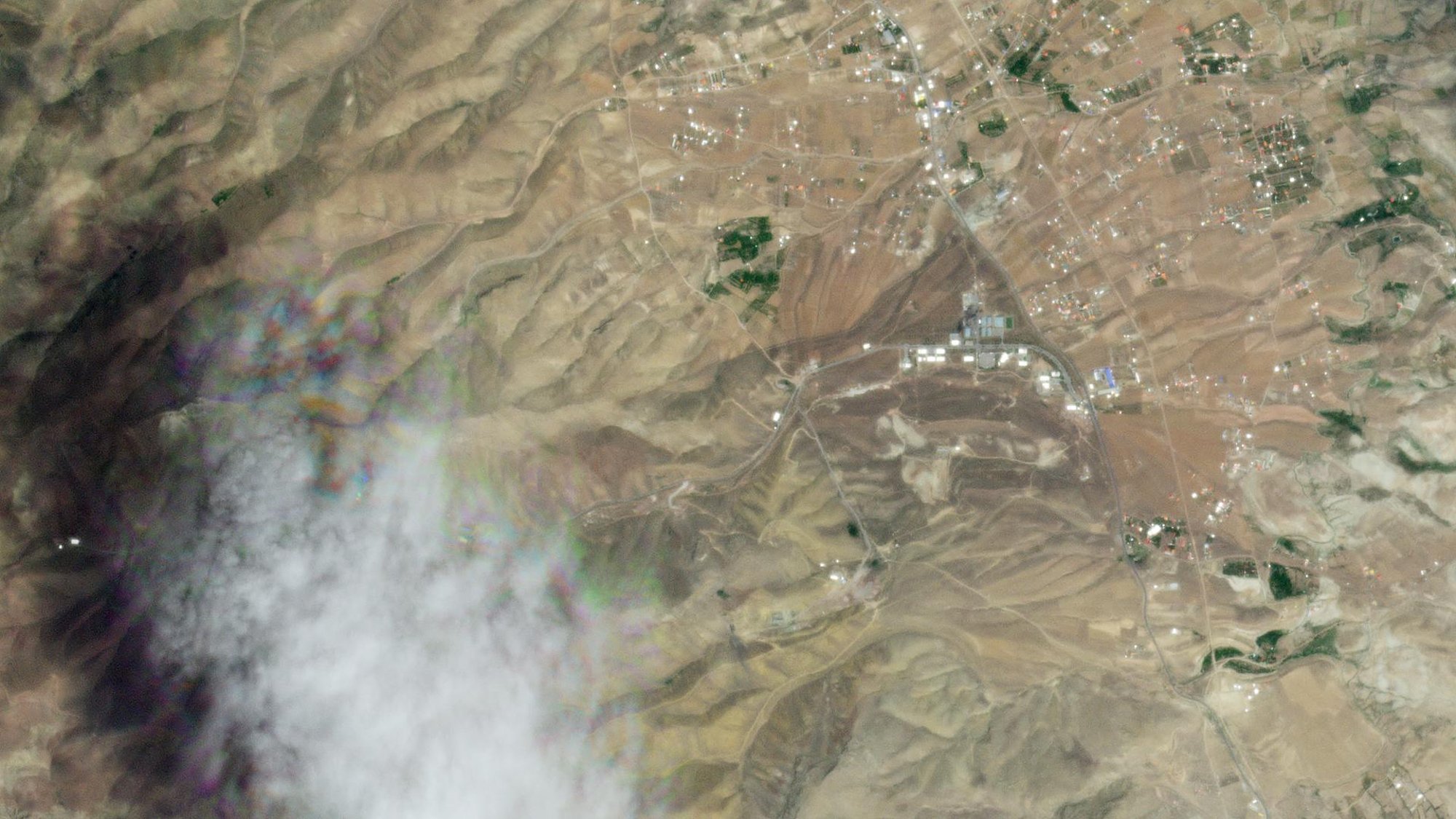 SATELLIIDIFOTOD | Vaata, millist kahju tekitasid Iisraeli rünnakud Iraani sõjaväeobjektidele