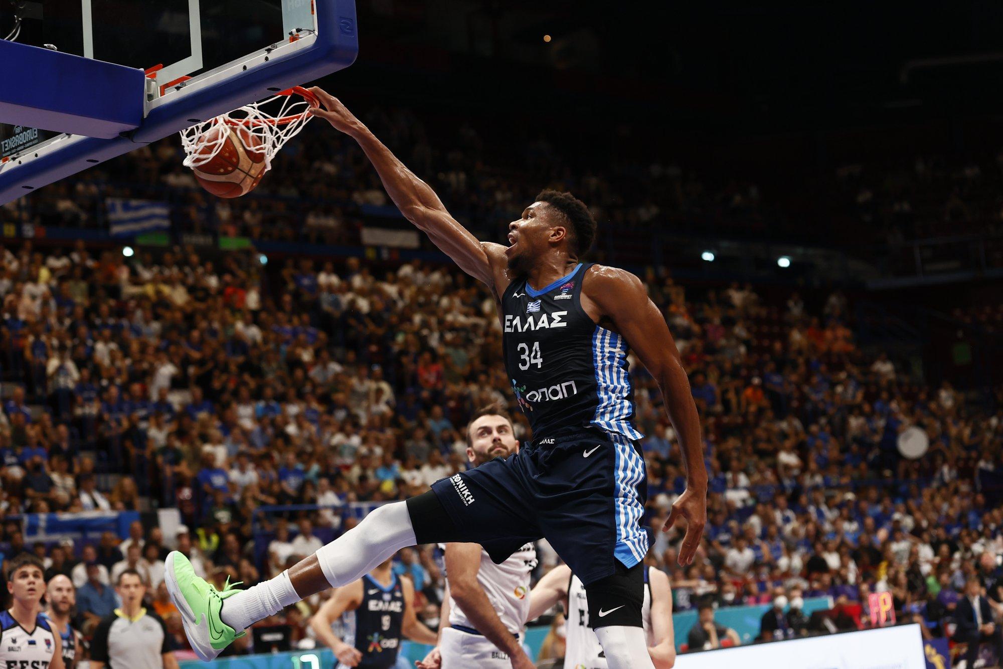 Giannis Antetokounmpo mängib korvpalli EM-il, üks kreeklaste kodustatud ameeriklastest mitte