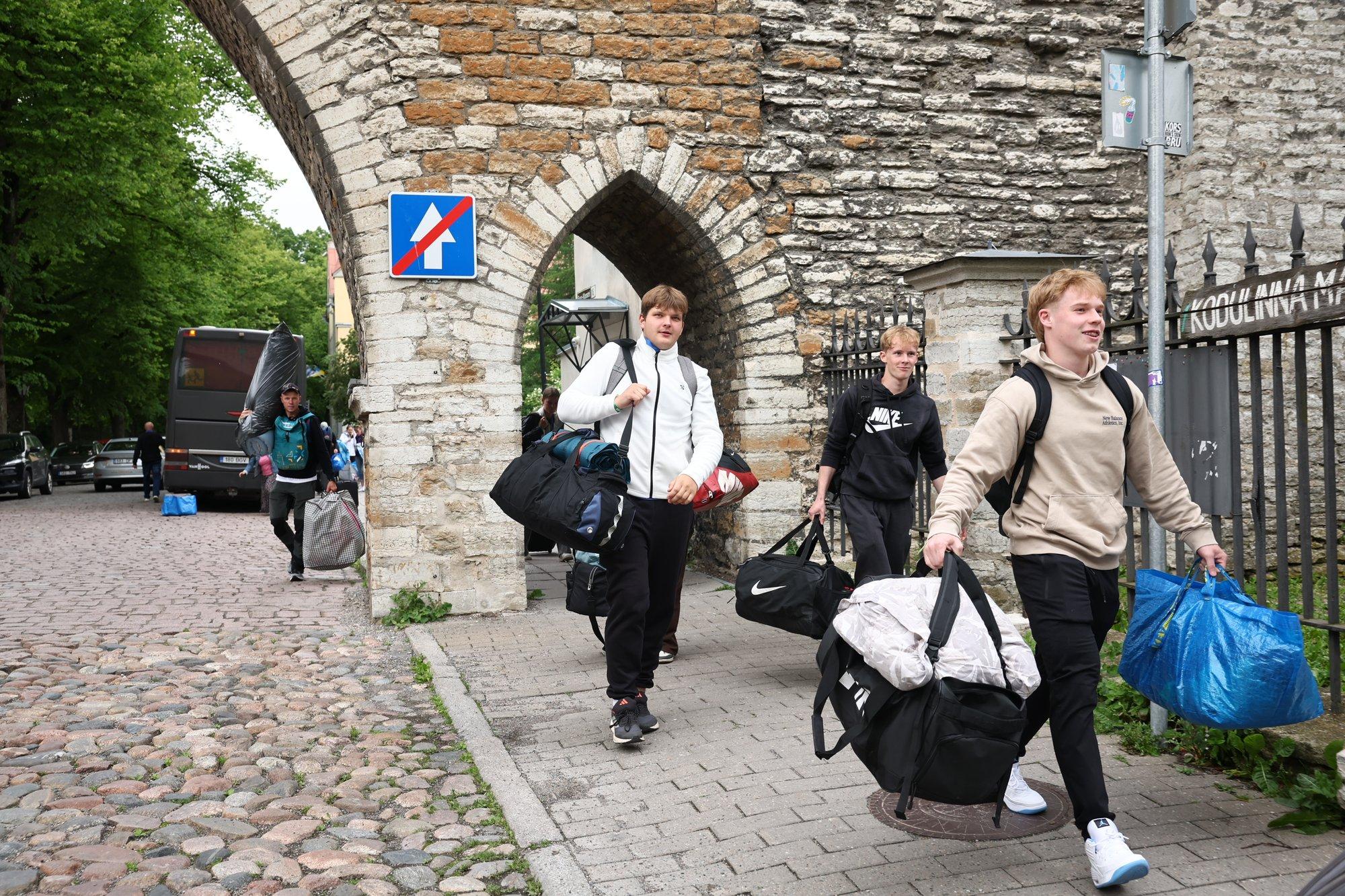 FOTOD | Juba nad ongi kohal! Suure peonädala eel jõudis täna Tallinnasse 10 500 tantsijat