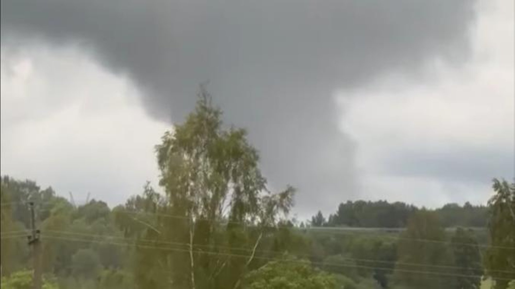 VIDEO | Jaanipäeval nähti Tartumaal ohtlikku lehterpilve