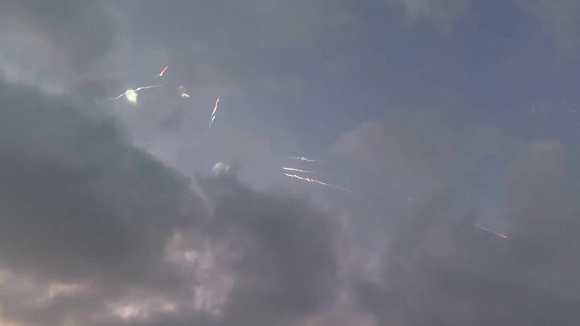 VIDEOD | Kuidas toimib Iisraeli võitmatuks peetav õhutõrje ja miks osa rakette sellest läbi tungib?