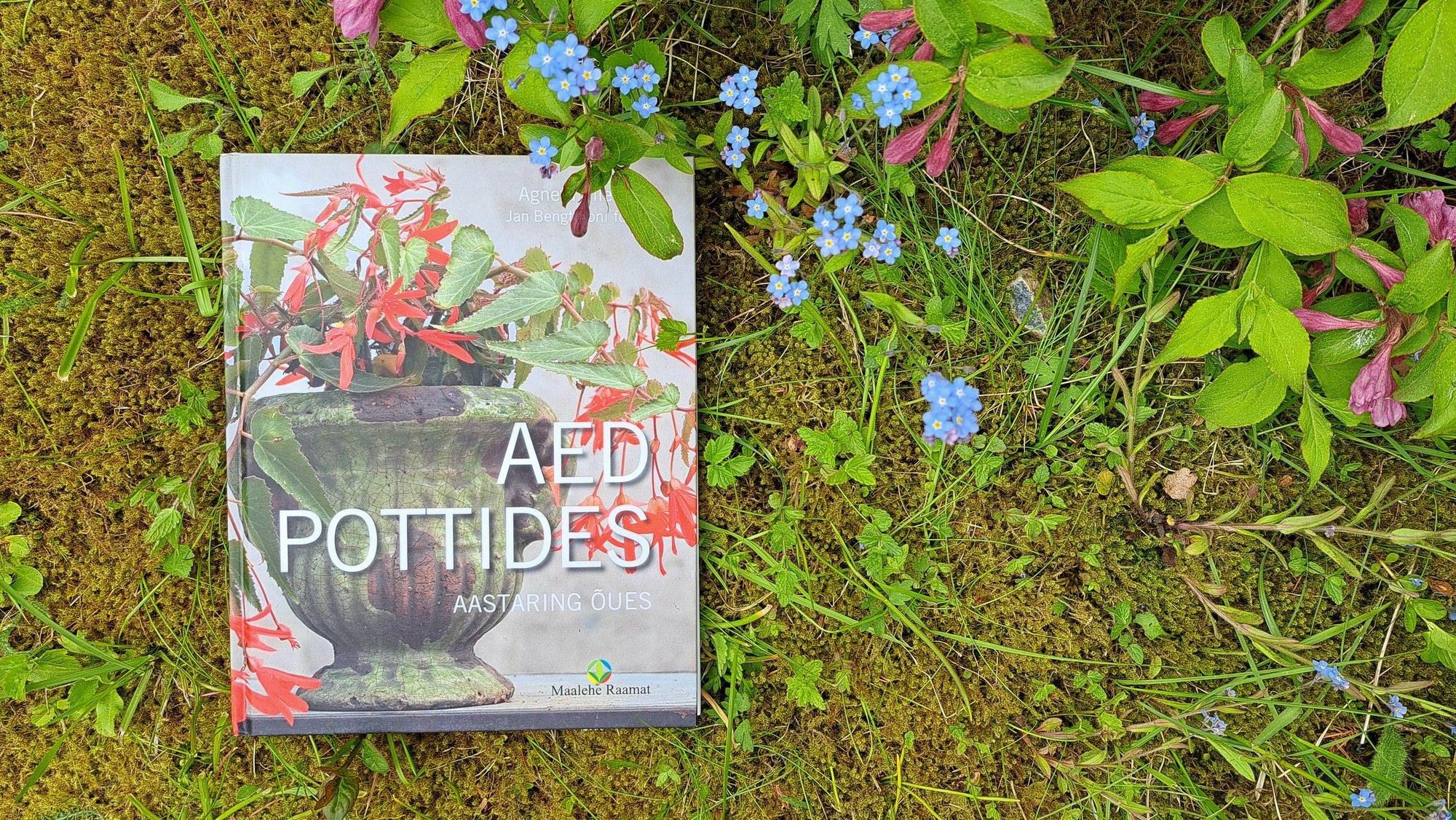 Raamat, millest leiad kõik vajaliku, et luua endale omapärane õitsev ja ka söödav konteineraed