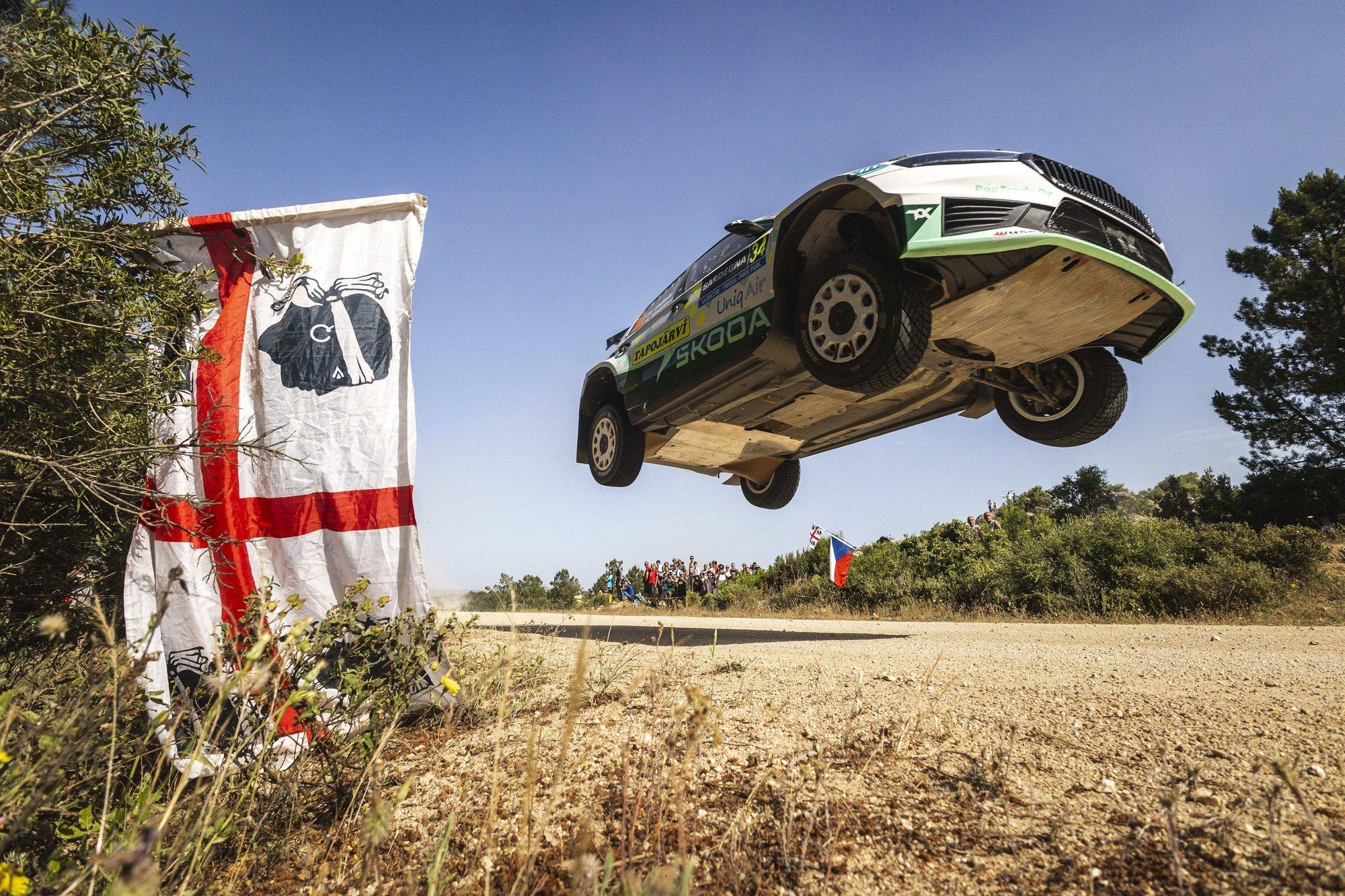 VIDEO | Sardiinias kindla võidu suunas liikunud Emil Lindholm tegi dramaatilise avarii