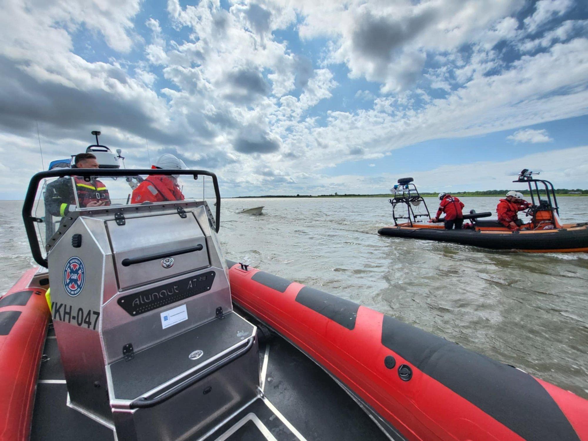 Muhu paadiõnnetuse tagamaad. Ühele meestest sai ilmselt saatuslikuks valeotsus päästevestiga