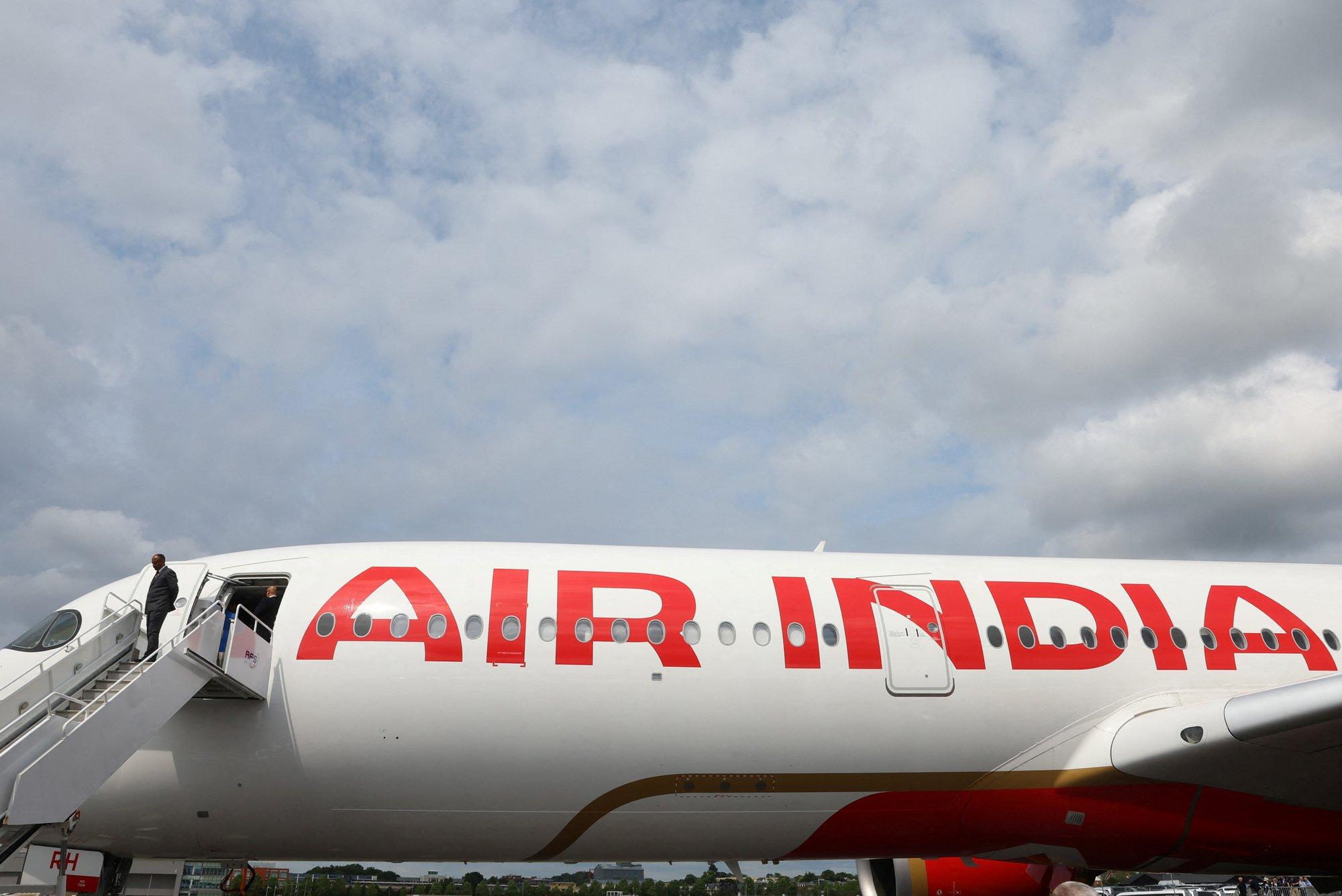 VIDEO | Indias Ahmedabadis kukkus pärast õhkutõusmist alla Air India reisilennuk 242 inimesega pardal