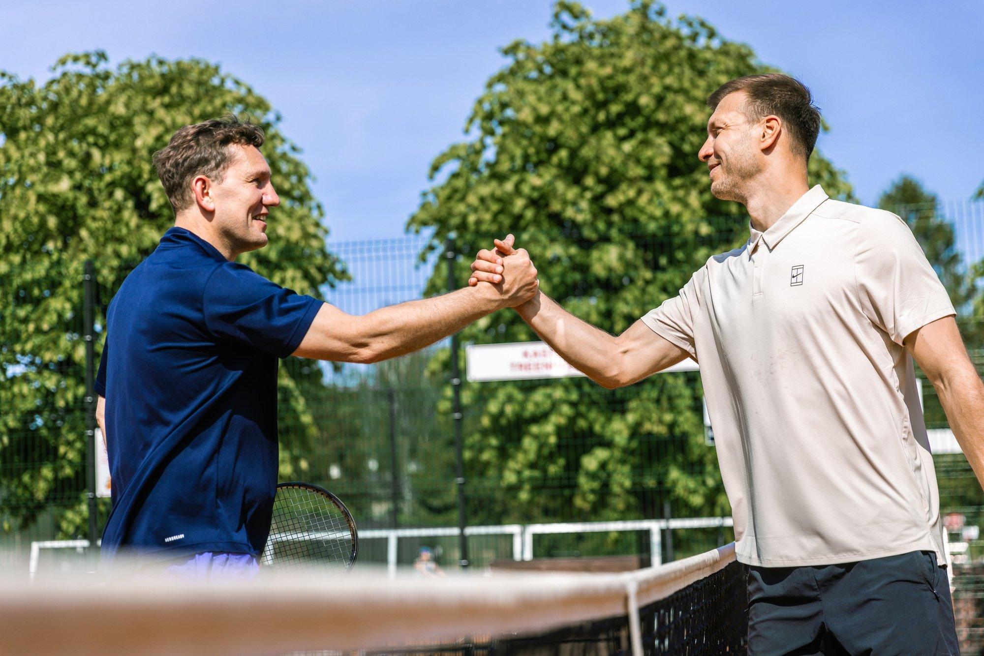 FOTOD JA VIDEO | Klavan kutsus peaministri tenniseduellile. „Ainsad valimised, kus osalen, toimuvad kolme päeva pärast“