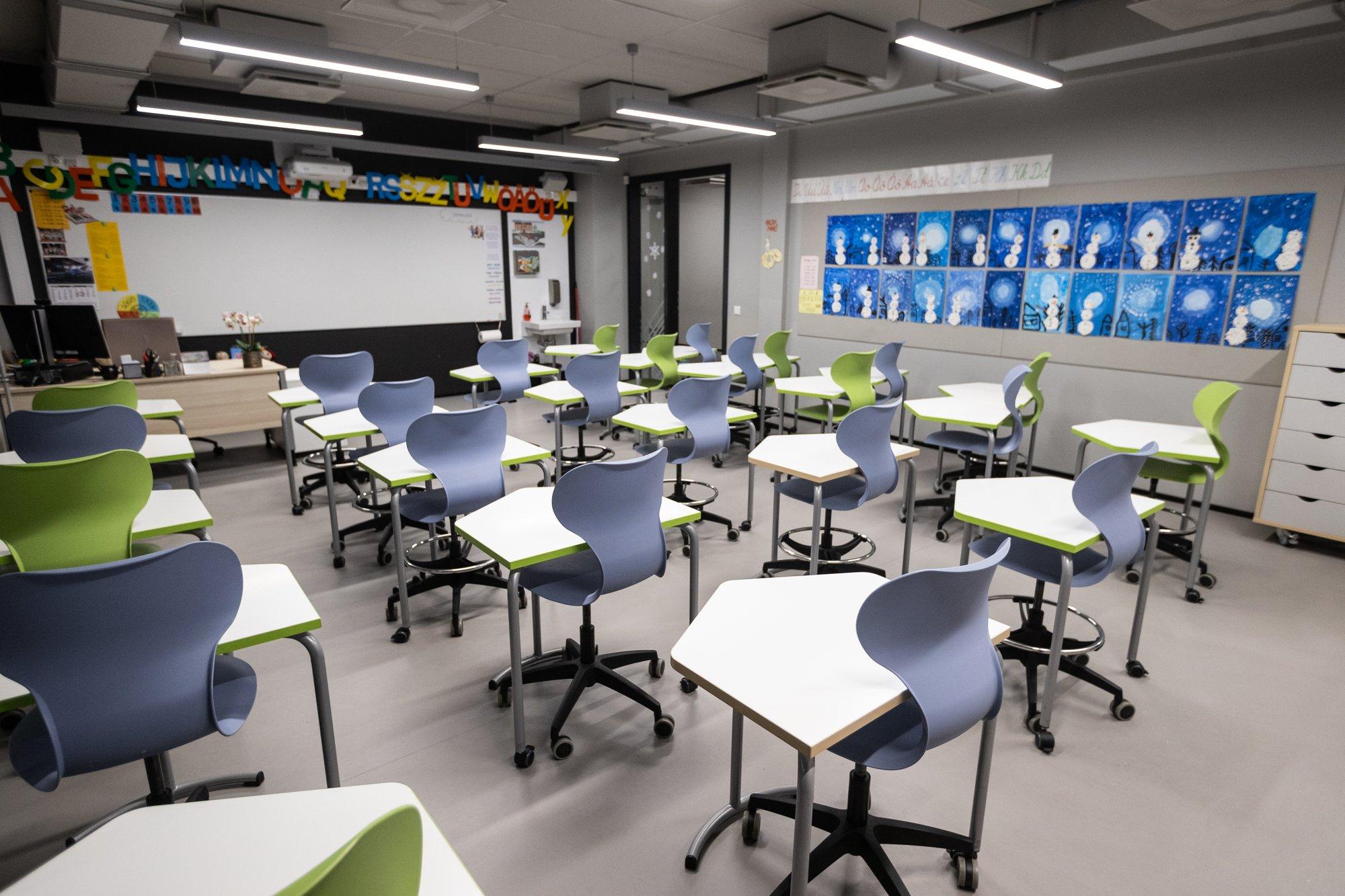 Koolipäeva algus nihkub hilisemaks. Järgmise aasta septembrist algavad õppetunnid kell üheksa või hiljem