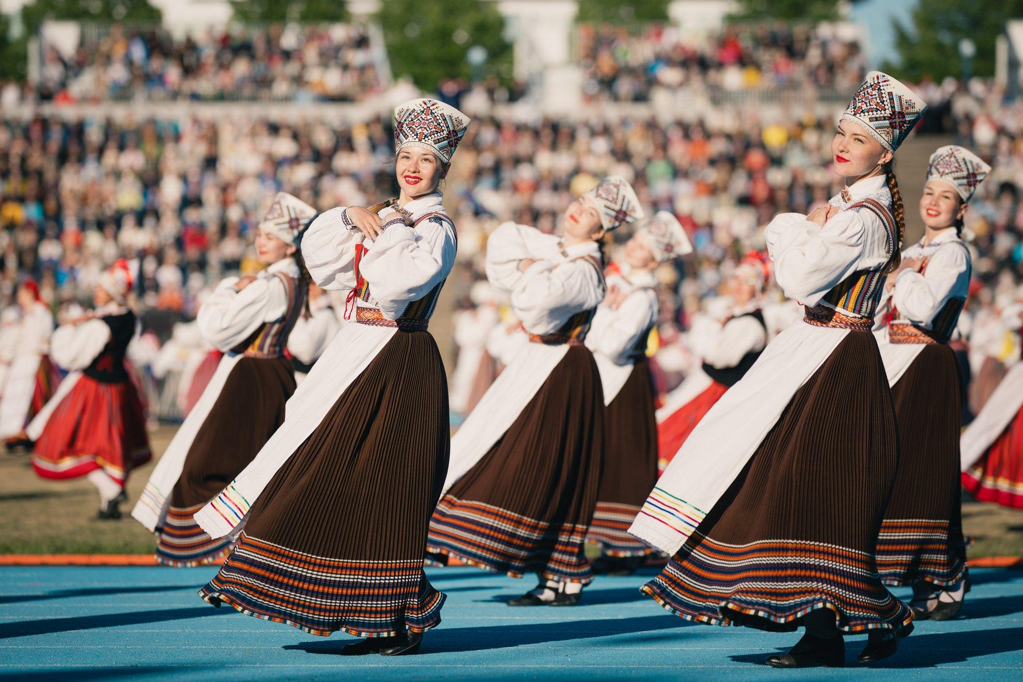 Tantsupidu kulges esmaabiandjate jaoks tavapärasest rahulikumalt