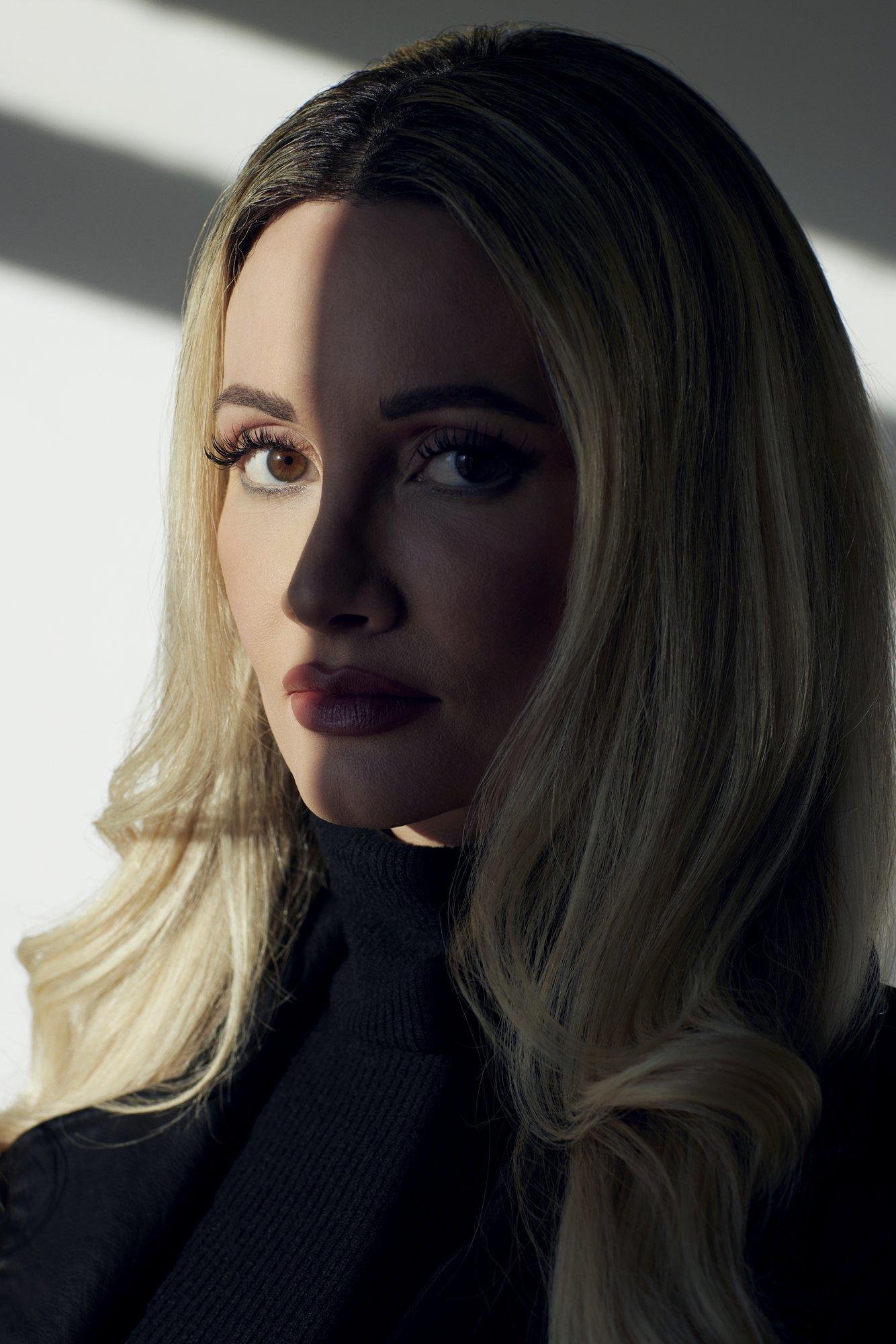 Holly Madison meenutab intiimsusi temast 53 aastat vanema Hugh Hefneriga: kui oleksime olnud ainult mina ja tema, oleks see olnud palju normaalsem