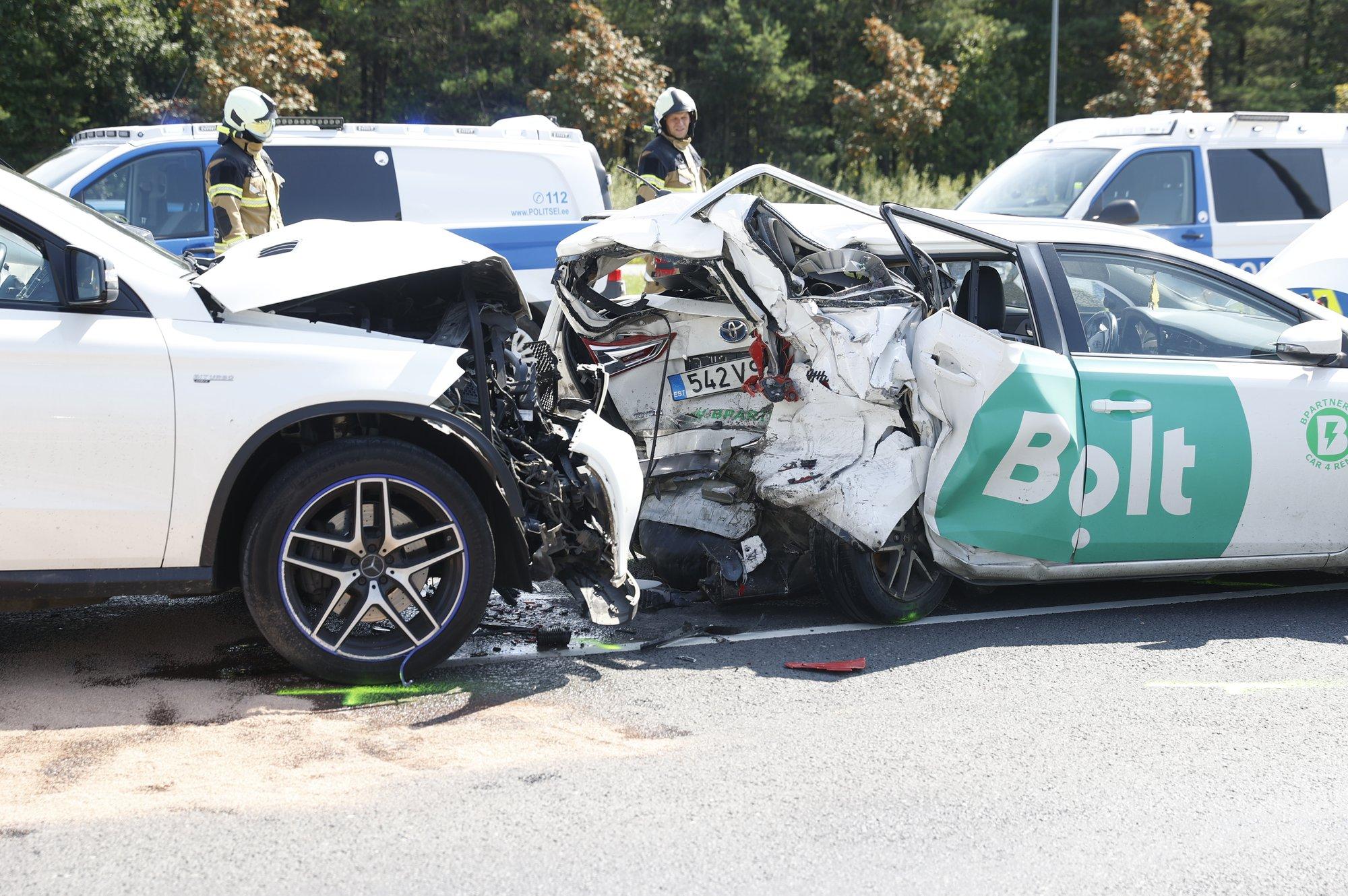 FOTOD | Järvevana teel toimus autojuhi terviserikke tõttu raske liiklusõnnetus