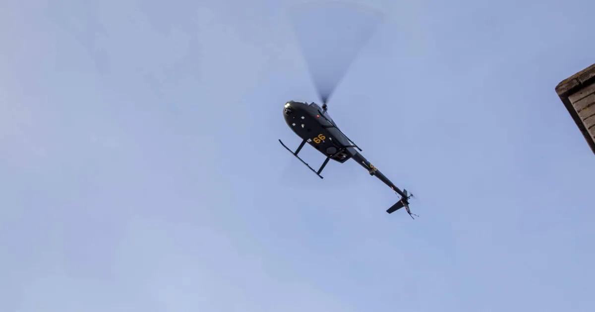 FOTOD ⟩ Väike Vilsandi ja Saaremaa vahel kukkus merre helikopter, inimesed päästeti