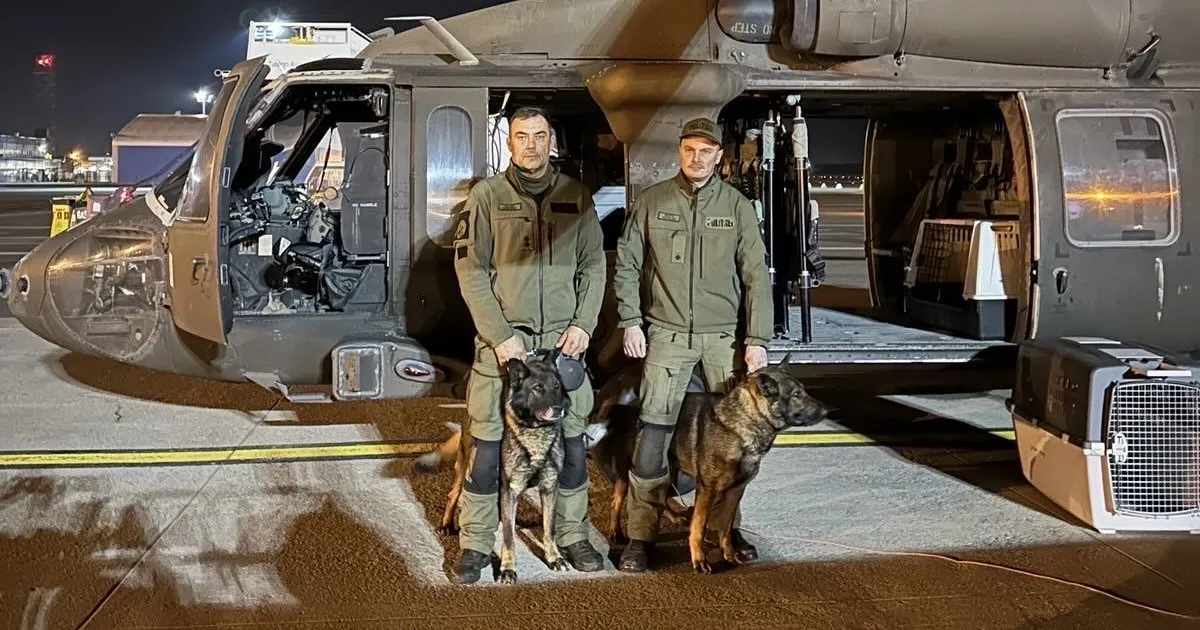 Leedus hukkunud USA sõdureid otsimas käinud politseinikke tunnustati medalitega