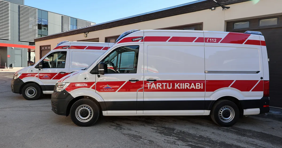 Noor naine sõitis elektritõukerattaga ette maasturile