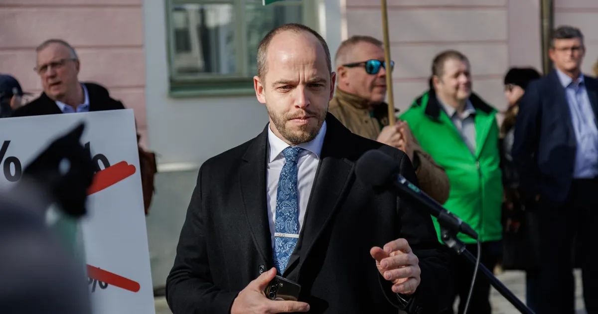 SILVER KUUSIK ⟩ Kas tõesti peab Eesti laps sööma Poola õuna ja Hispaania tomatit?