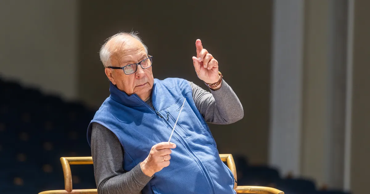 Neeme Järvi meenutab laulupeol kukkumist: olin arstide järelvalve all