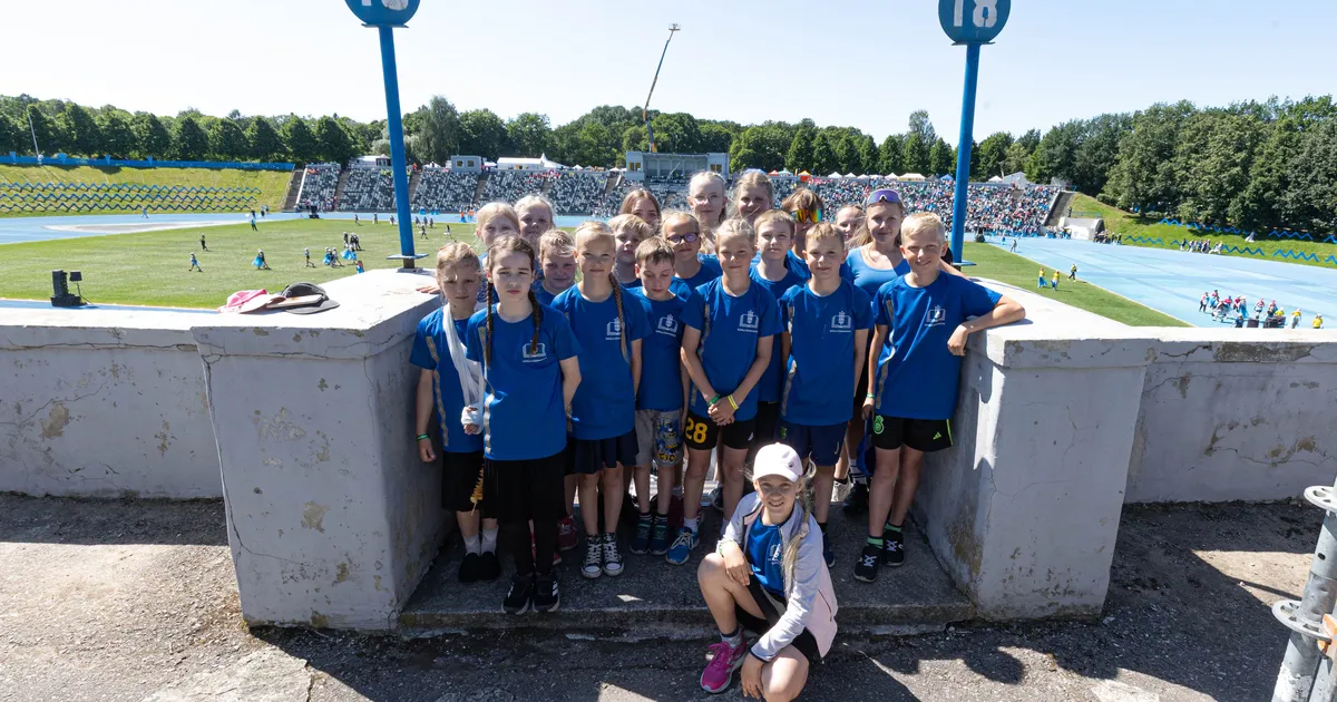 VIDEO ⟩ Kohila gümnaasiumi poisid plaanivad tantsupeol uusi sõpru leida