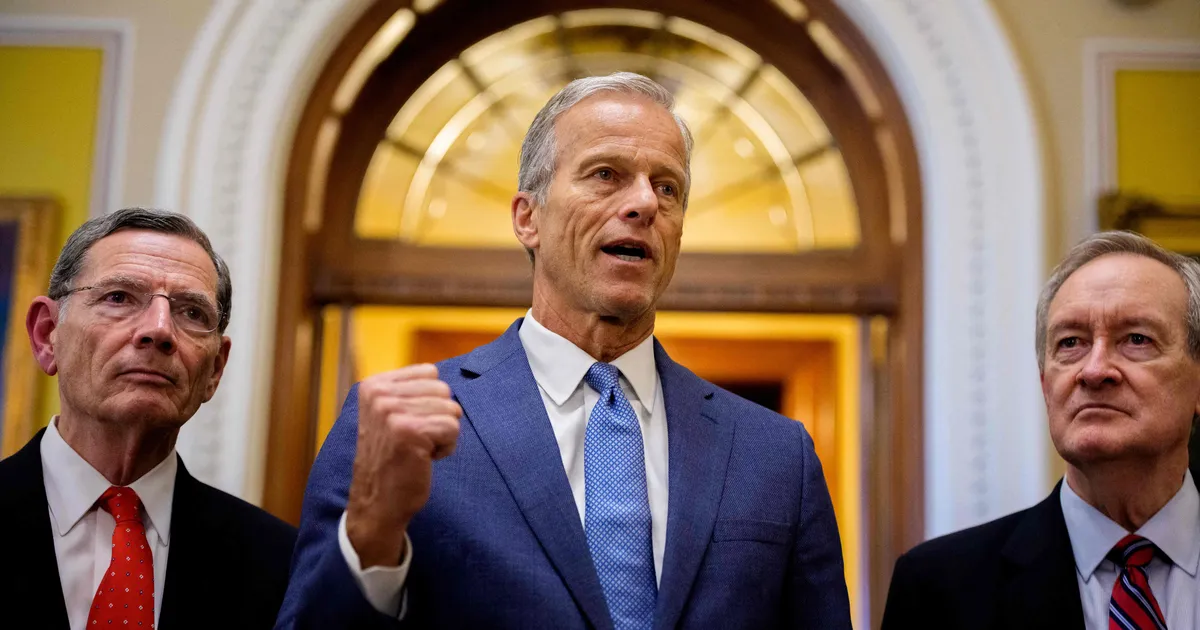 Trumpi vastuoluline eelnõu läbis senati ainult viigimurdja häälega