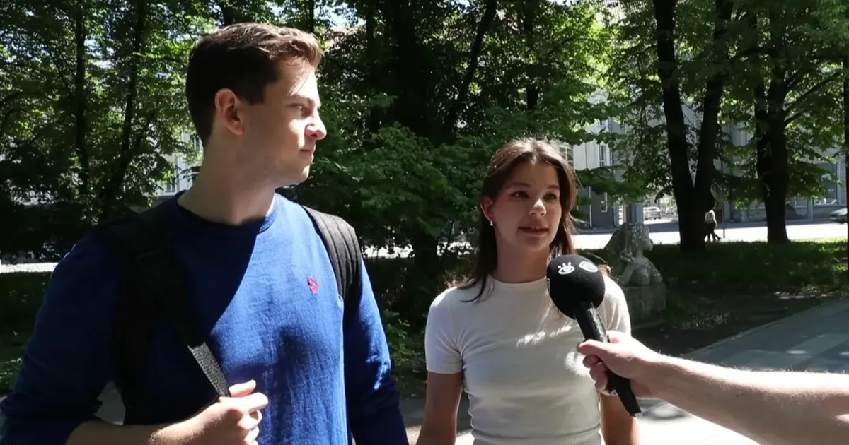 TÄNAVAKÜSITLUS ⟩ «Piletihind pani mõtlema..» Kas laulu- ja tantsupidu peaks olema tasuta?