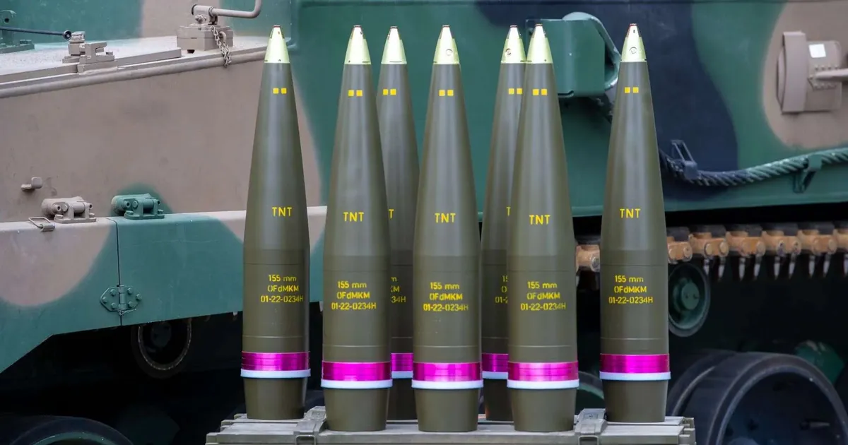 Poola ehitab 3 tuttuut mürsuvabrikut – neist saab NATO olulisim moonatootja