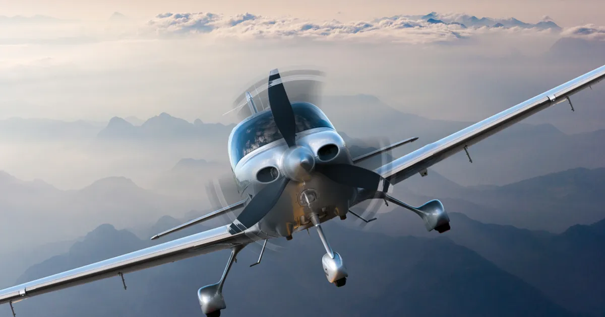 VIDEO ⟩ Eralennukipiloot paljastab, kuidas nad pikematel lendudel vetsus käivad