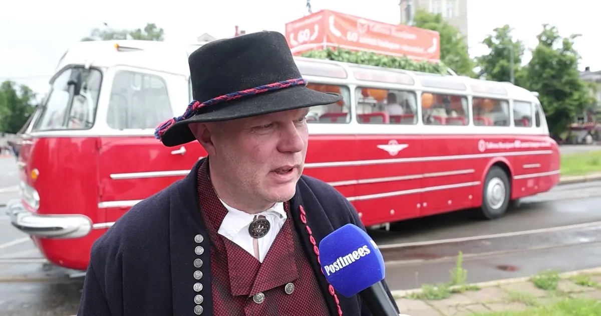 VIDEOINTERVJUU ⟩ Postimehe kaamera on retrobussi katusel