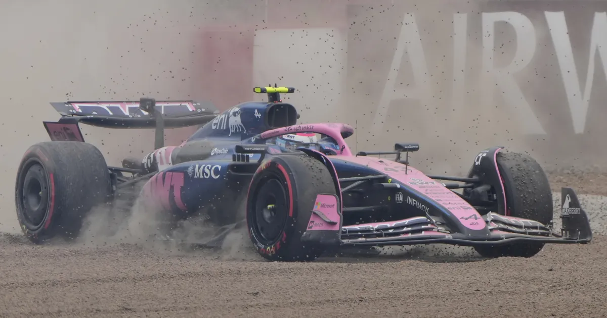 Aroni tiimikaaslane sõitis Suurbritannia GPl teelt välja, Verstappen andis McLarenitele ninanipsu